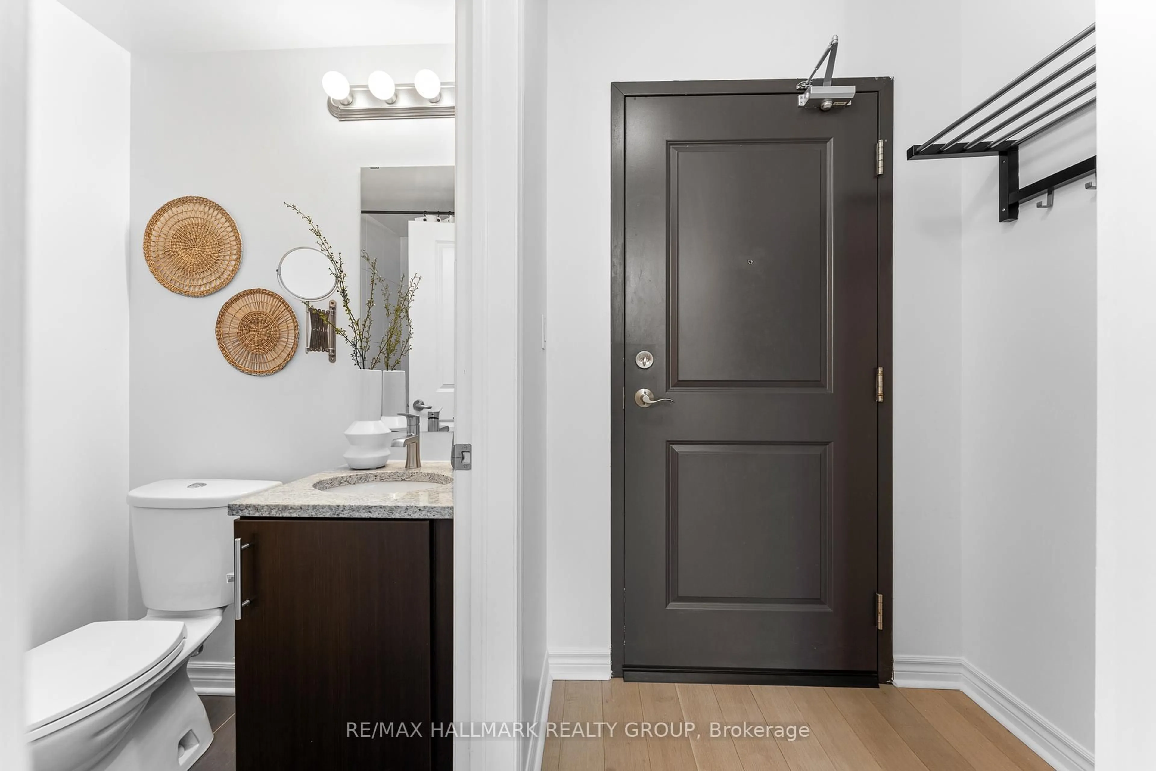Unknown for 429 Kent St #410, Ottawa Ontario K2P 1B5