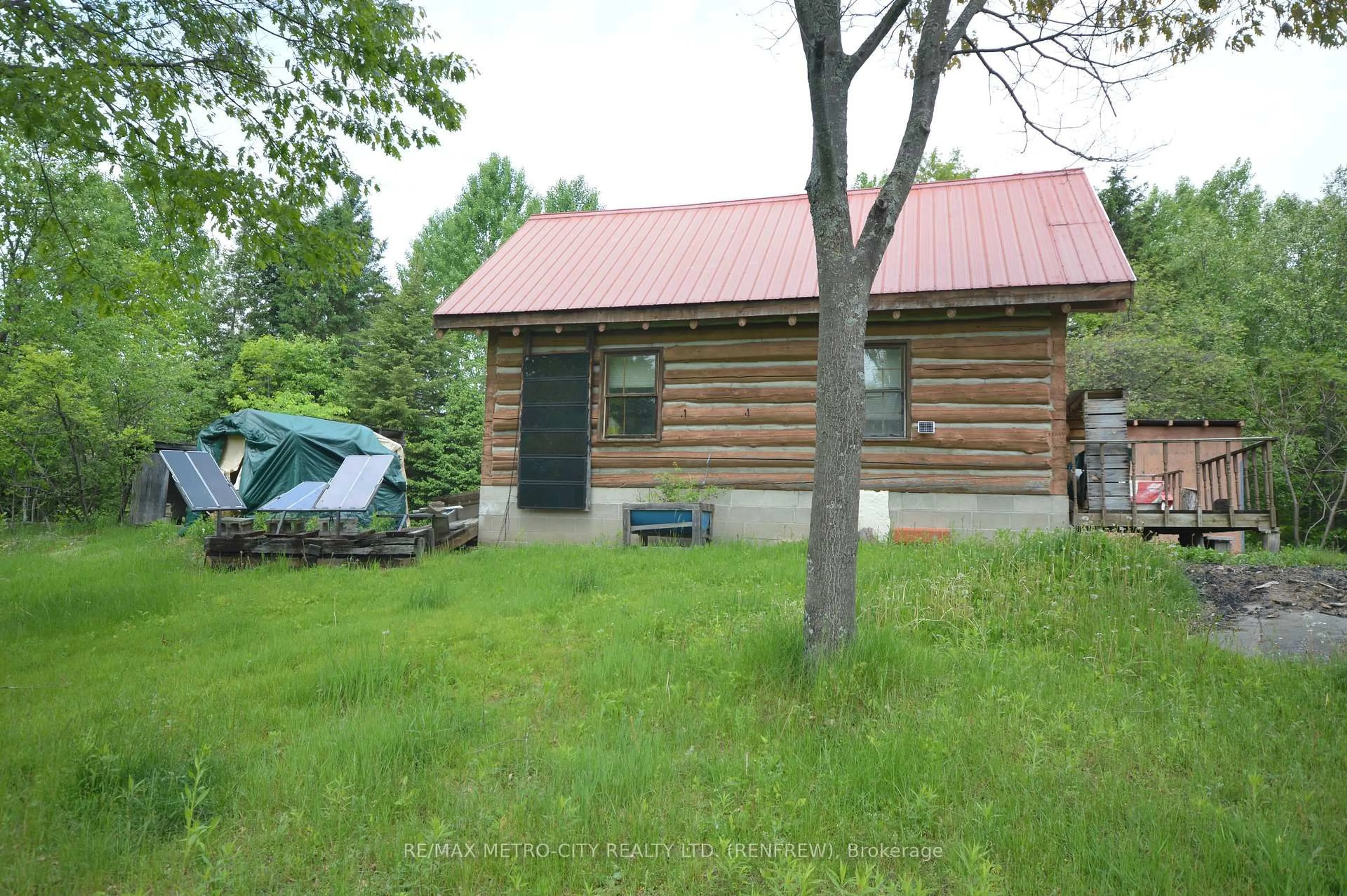 Shed for 6340 Murphy Rd, Renfrew Ontario K7V 3Z9