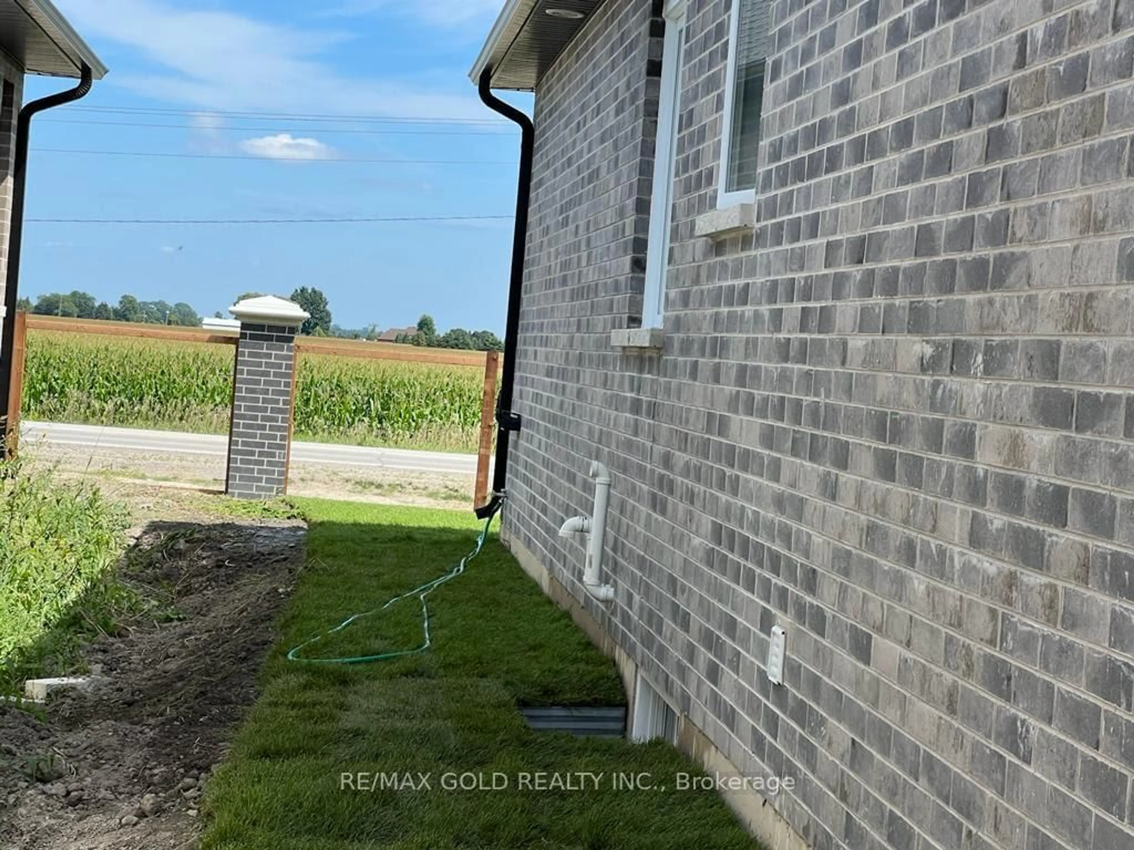 A pic from outside/outdoor area/front of a property/back of a property/a pic from drone, unknown for 312 Stathis Blvd, Sarnia Ontario N7S 0G7