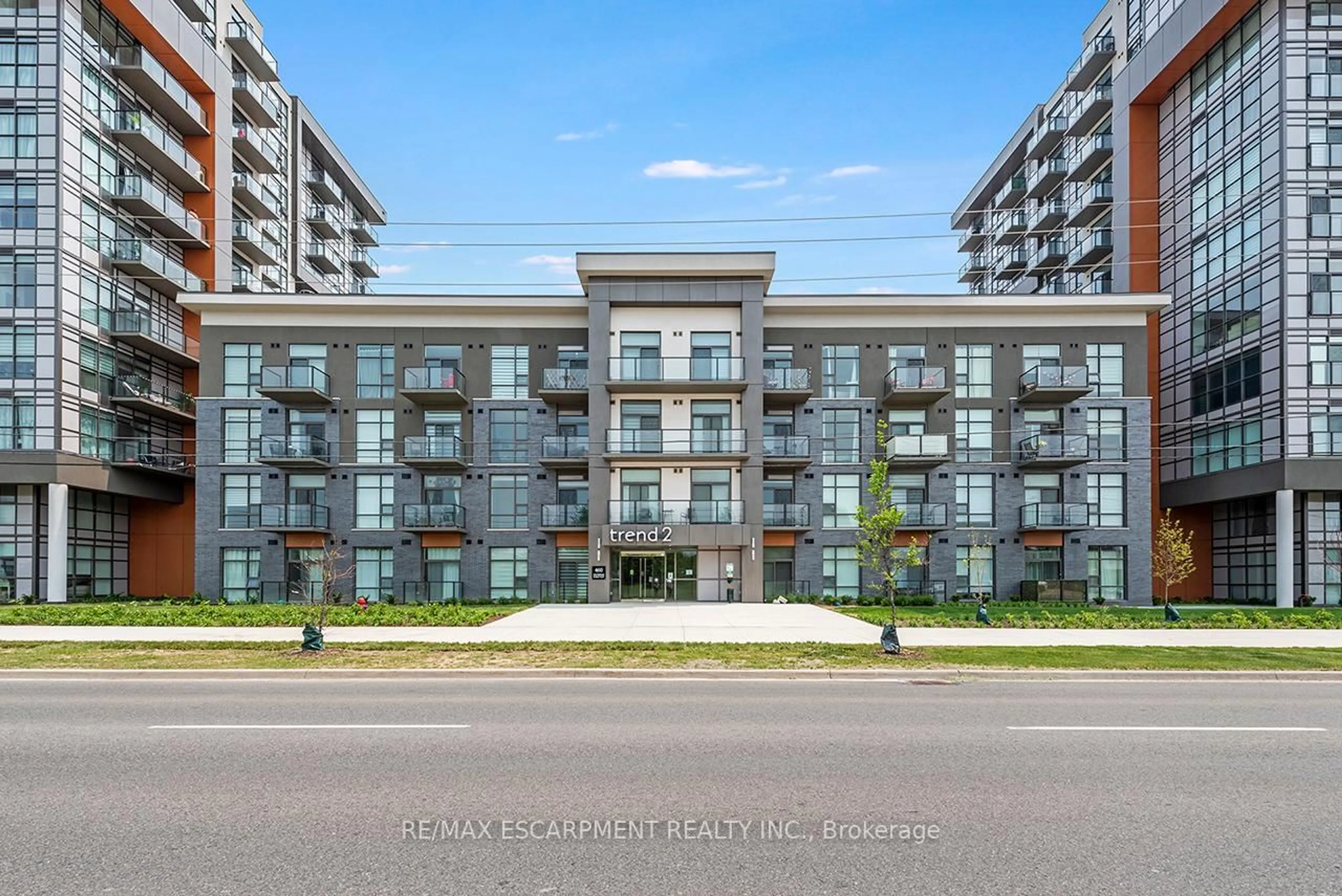 Unknown for 460 DUNDAS St #304, Hamilton Ontario L8B 2A5