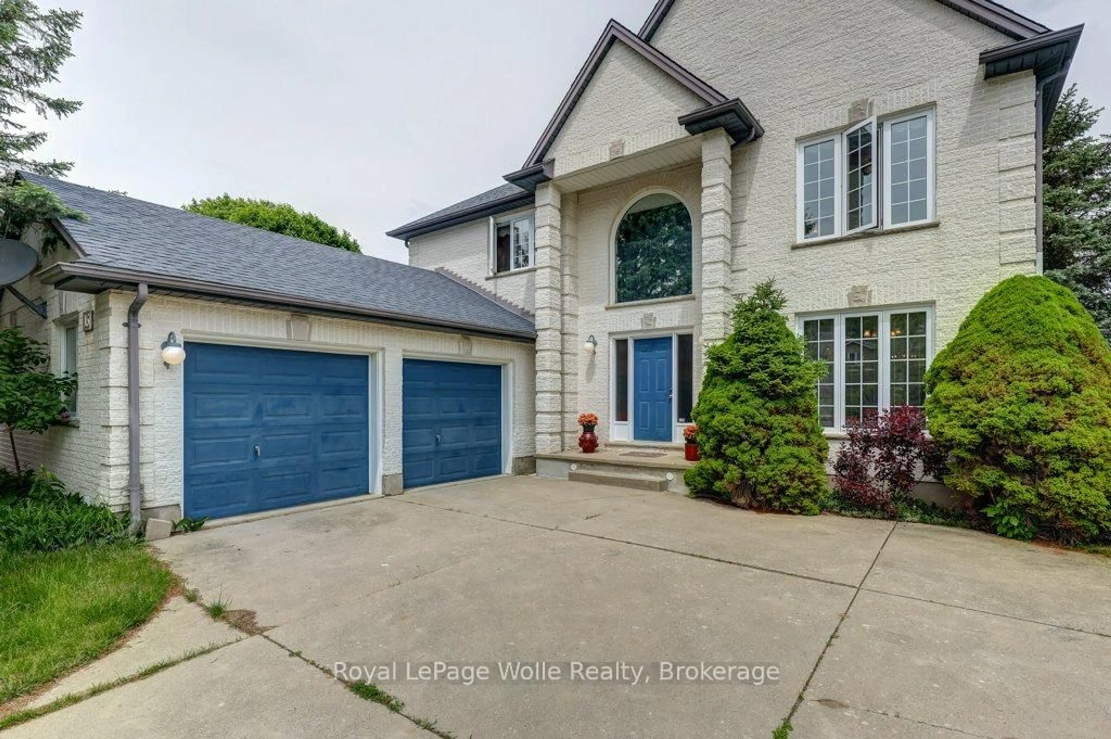 Home with brick exterior material, street for 15 Allison Crt, Strathroy-Caradoc Ontario N7G 4C2