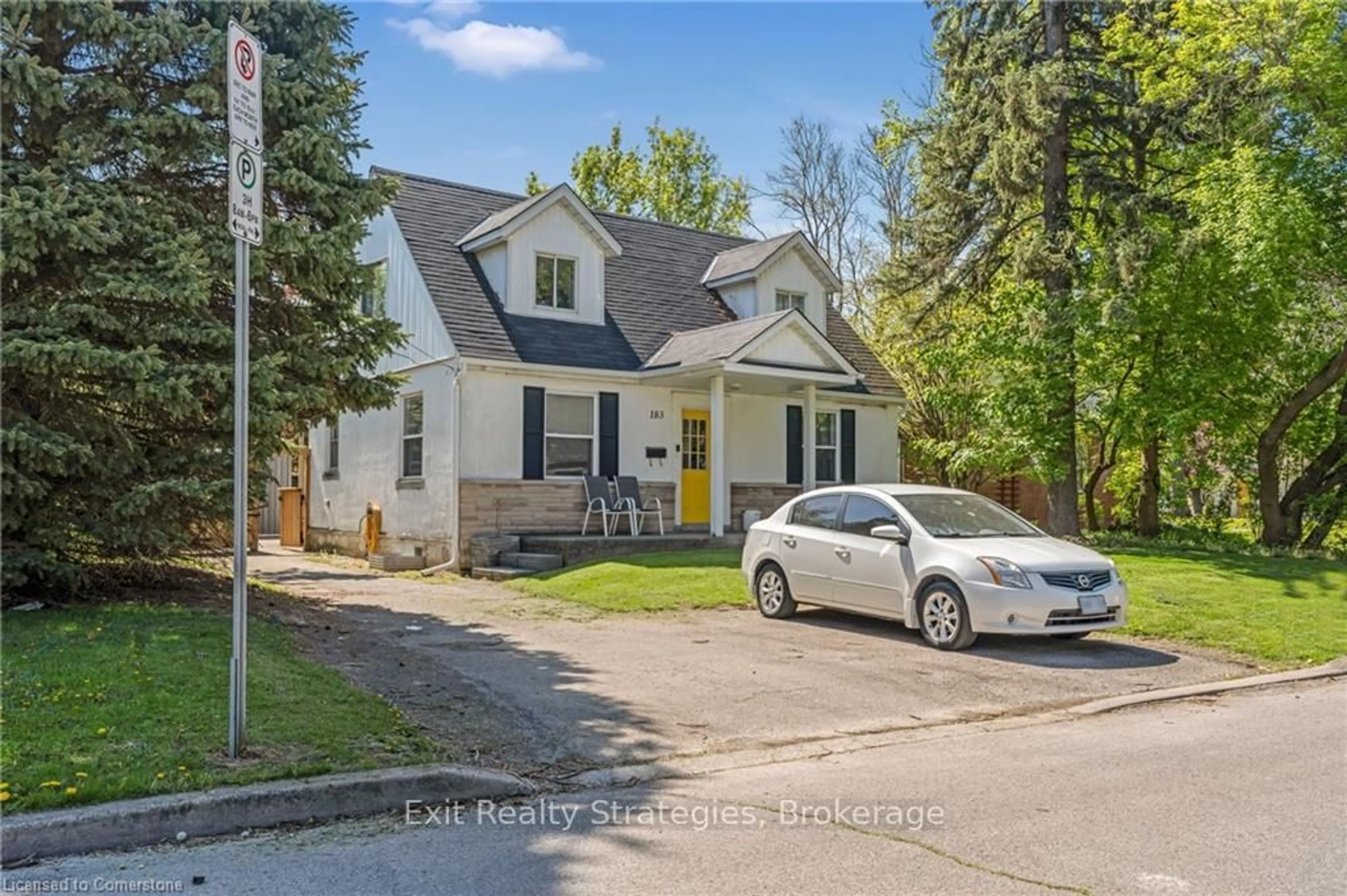 Home with vinyl exterior material, street for 183 Dalewood Ave, Hamilton Ontario L8S 1Z5