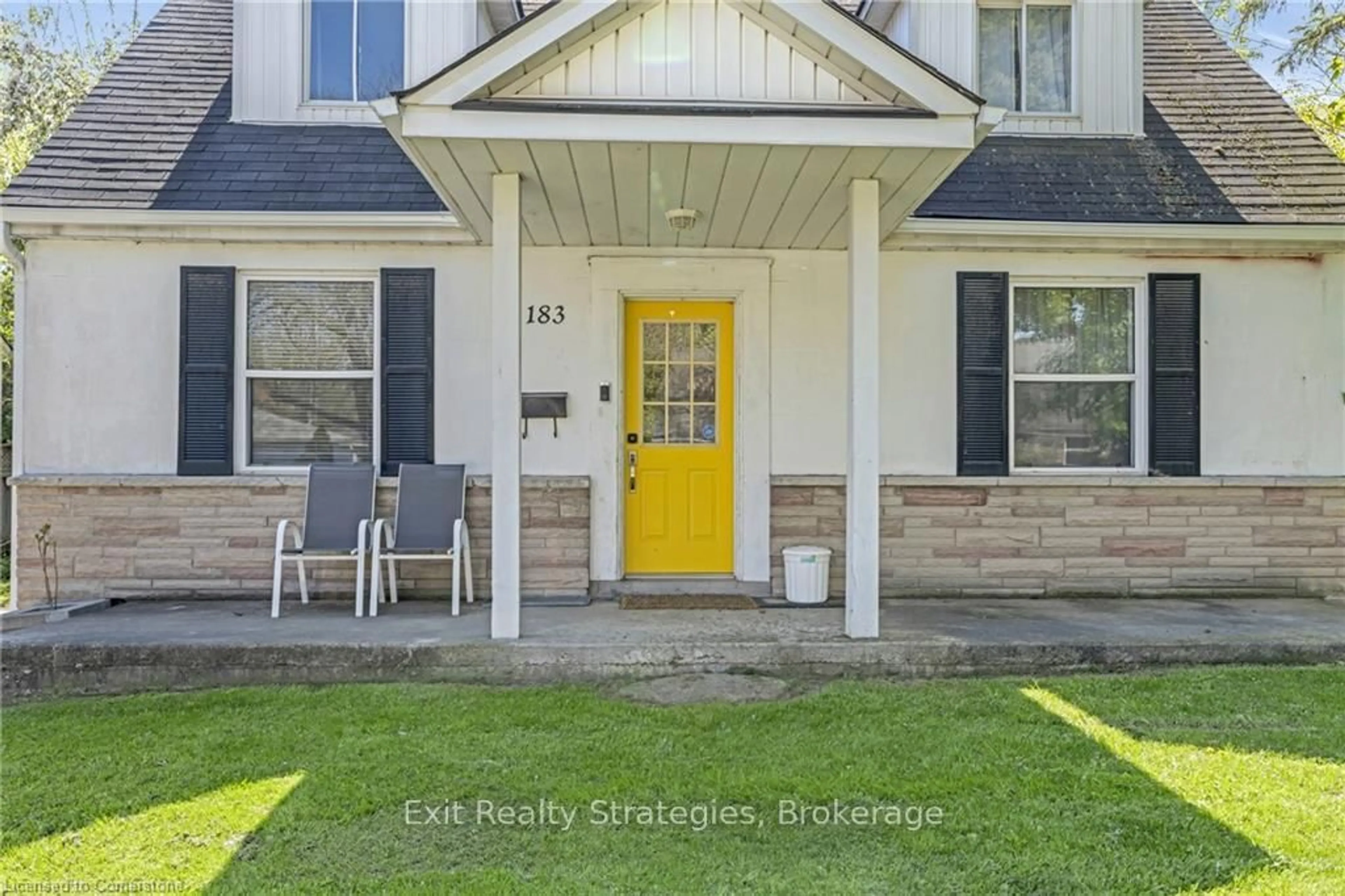 Indoor entryway for 183 Dalewood Ave, Hamilton Ontario L8S 1Z5