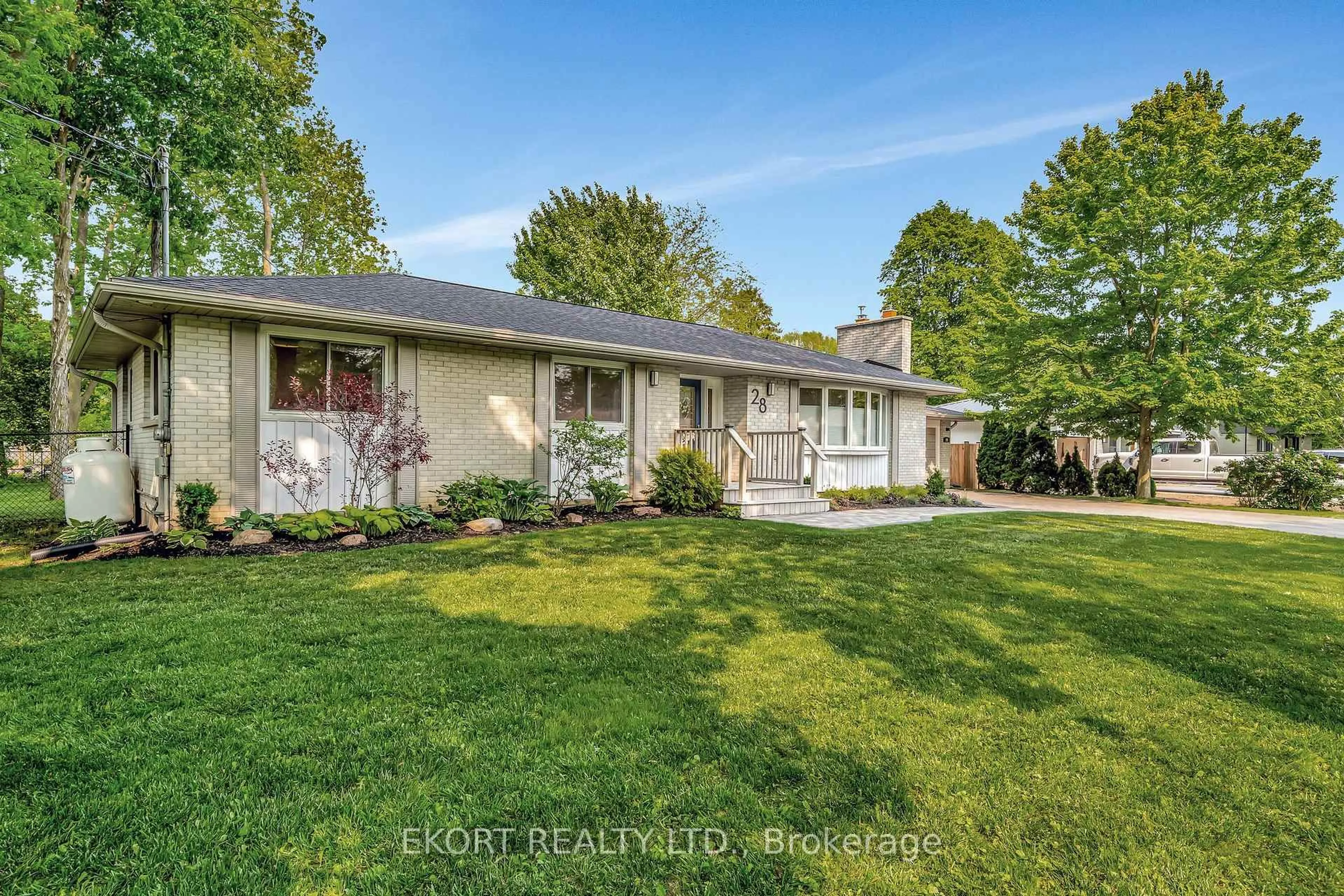 A pic from outside/outdoor area/front of a property/back of a property/a pic from drone, street for 28 Fenwood Cres, Prince Edward County Ontario K8N 4Z7