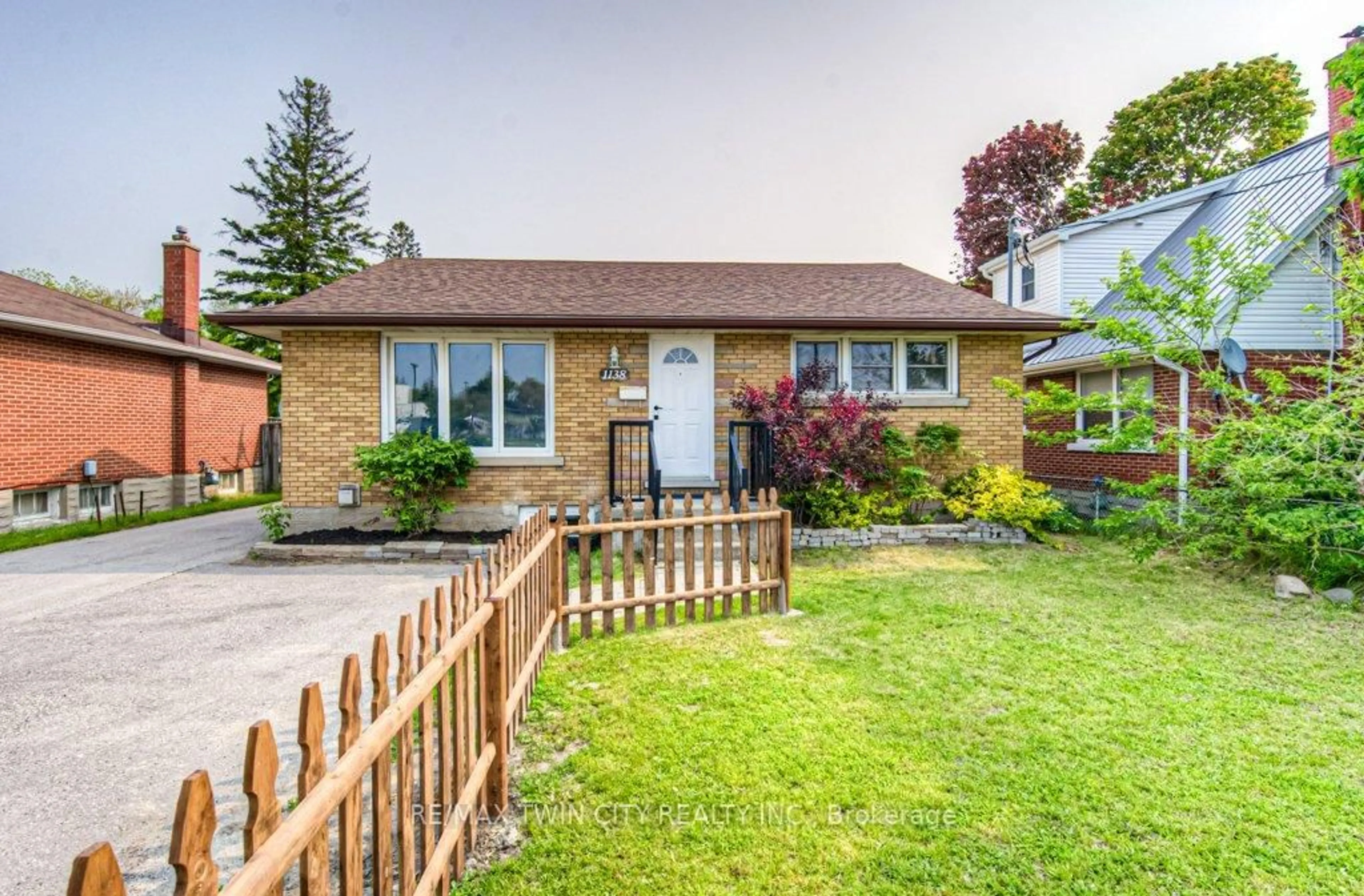 Unknown for 1138 Weber St, Kitchener Ontario N2A 1B9