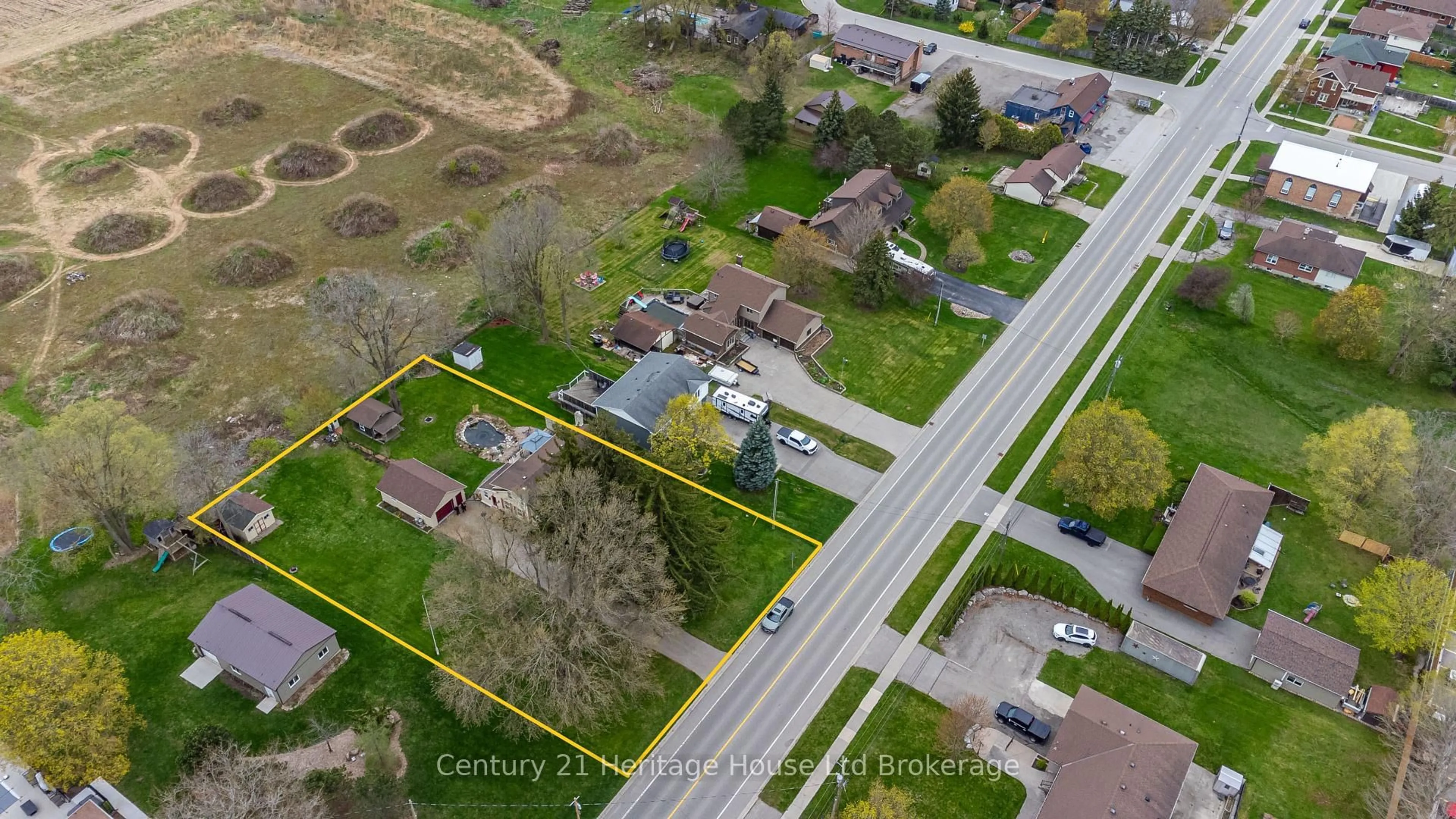 A pic from outside/outdoor area/front of a property/back of a property/a pic from drone, street for 91 Albert St, Blandford-Blenheim Ontario N0J 1S0