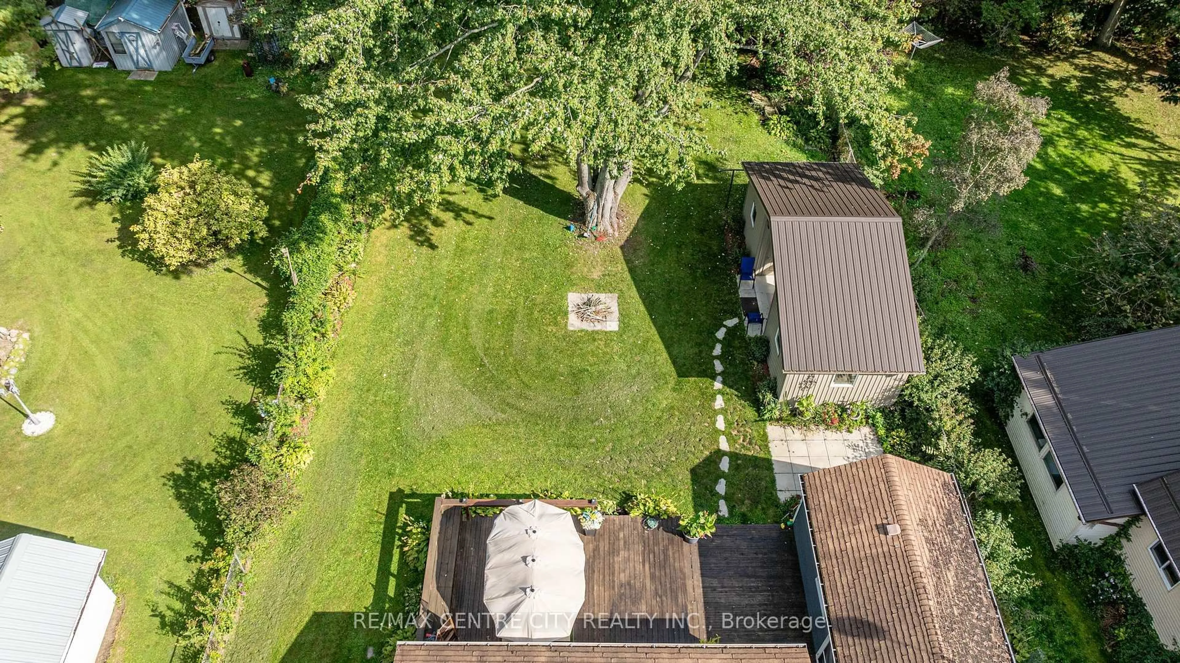 A pic from outside/outdoor area/front of a property/back of a property/a pic from drone, street for 24 Addison St, Bayham Ontario N0J 1T0