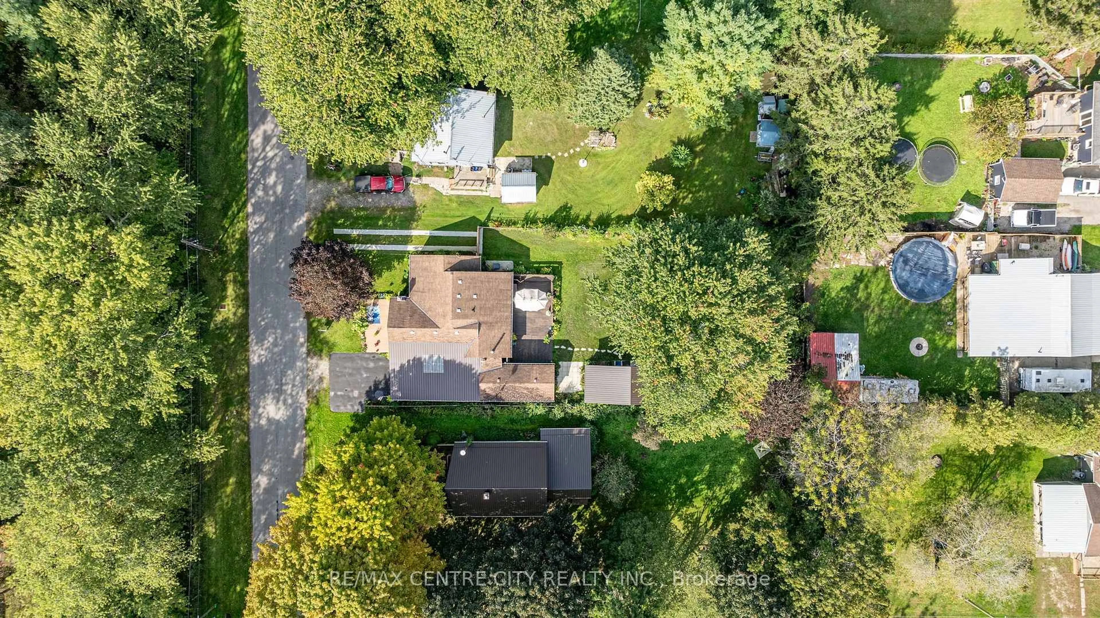 A pic from outside/outdoor area/front of a property/back of a property/a pic from drone, street for 24 Addison St, Bayham Ontario N0J 1T0