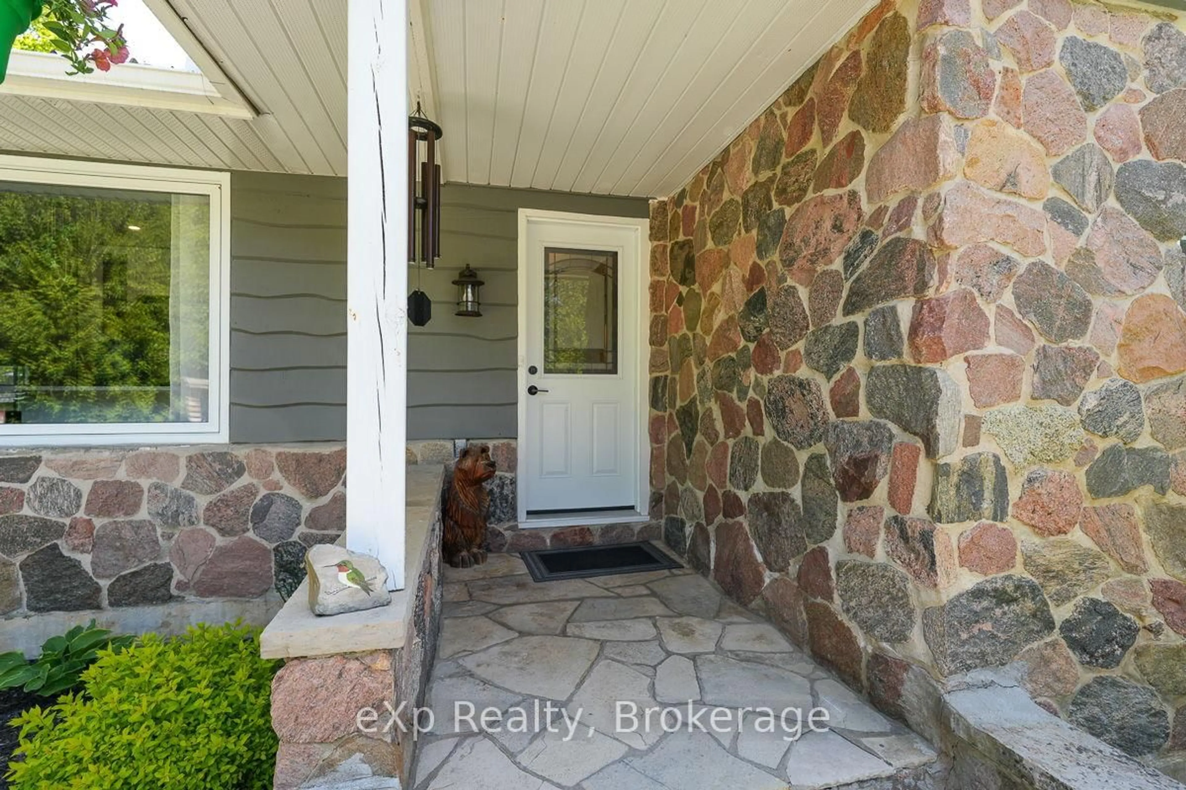 Indoor entryway for 35 Cardinal Ave, South Bruce Peninsula Ontario N0H 2T0