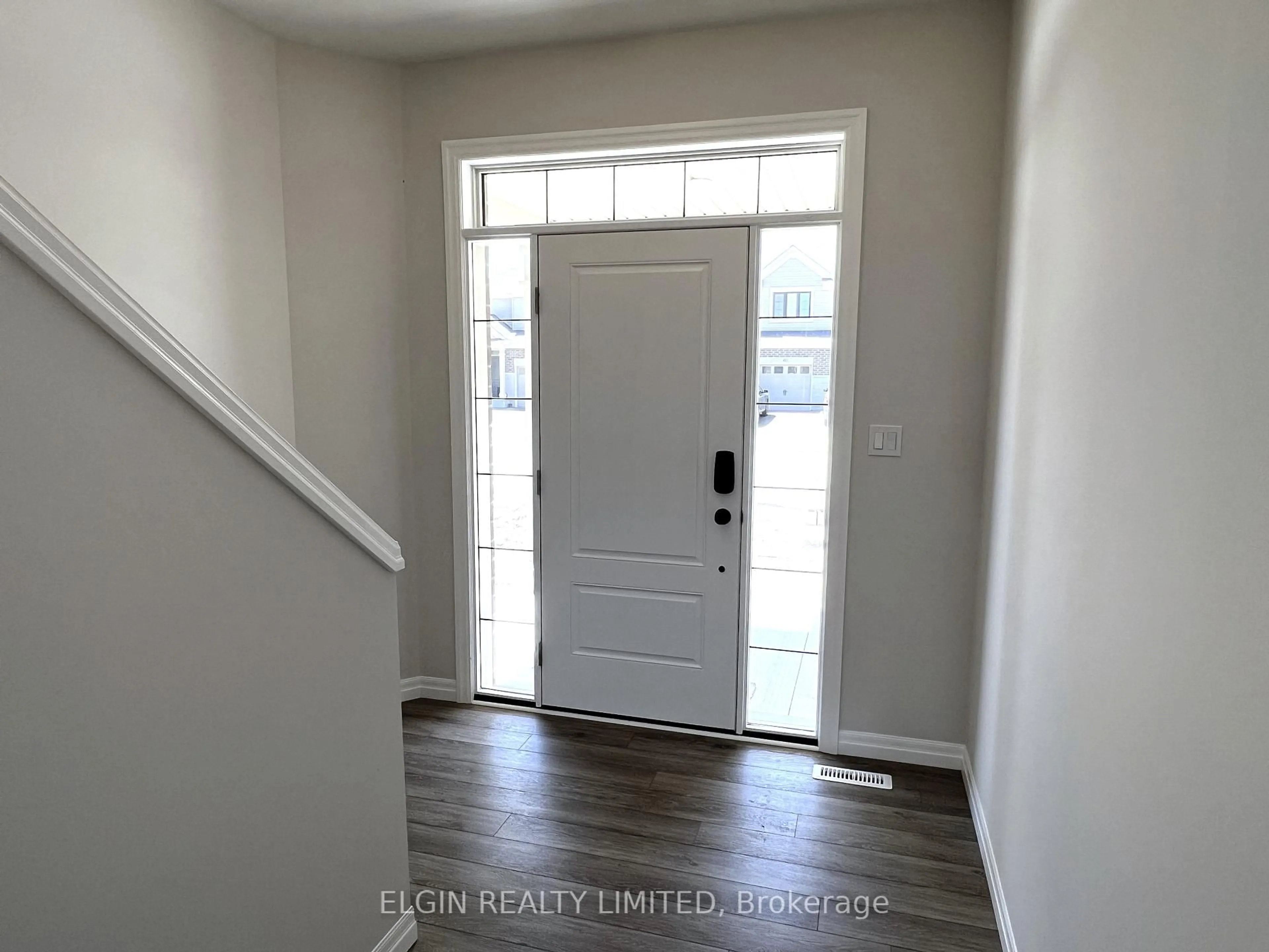 Indoor entryway for 37 BRAUN Ave, Tillsonburg Ontario N4G 0K5