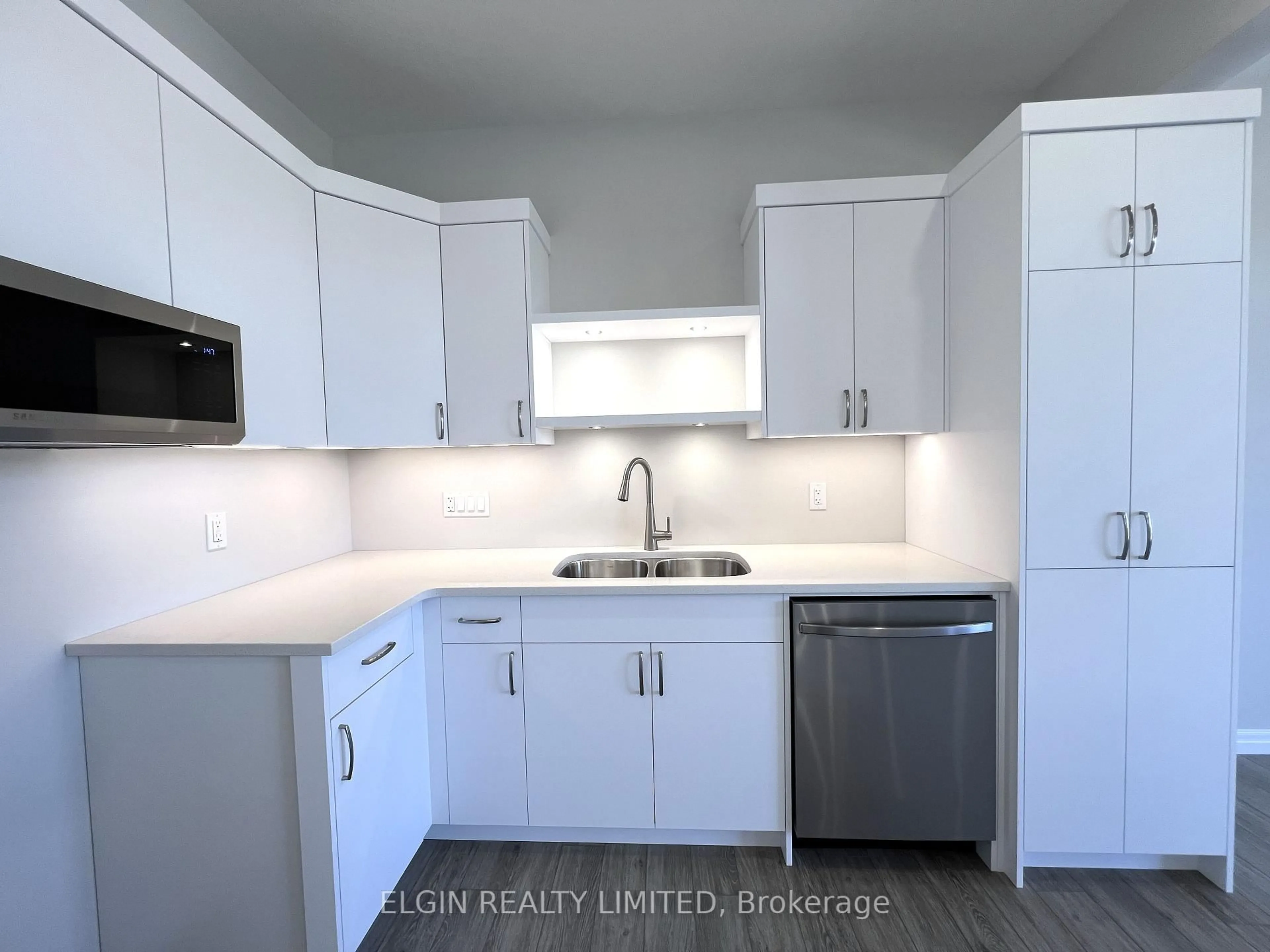 Standard kitchen, unknown for 37 BRAUN Ave, Tillsonburg Ontario N4G 0K5