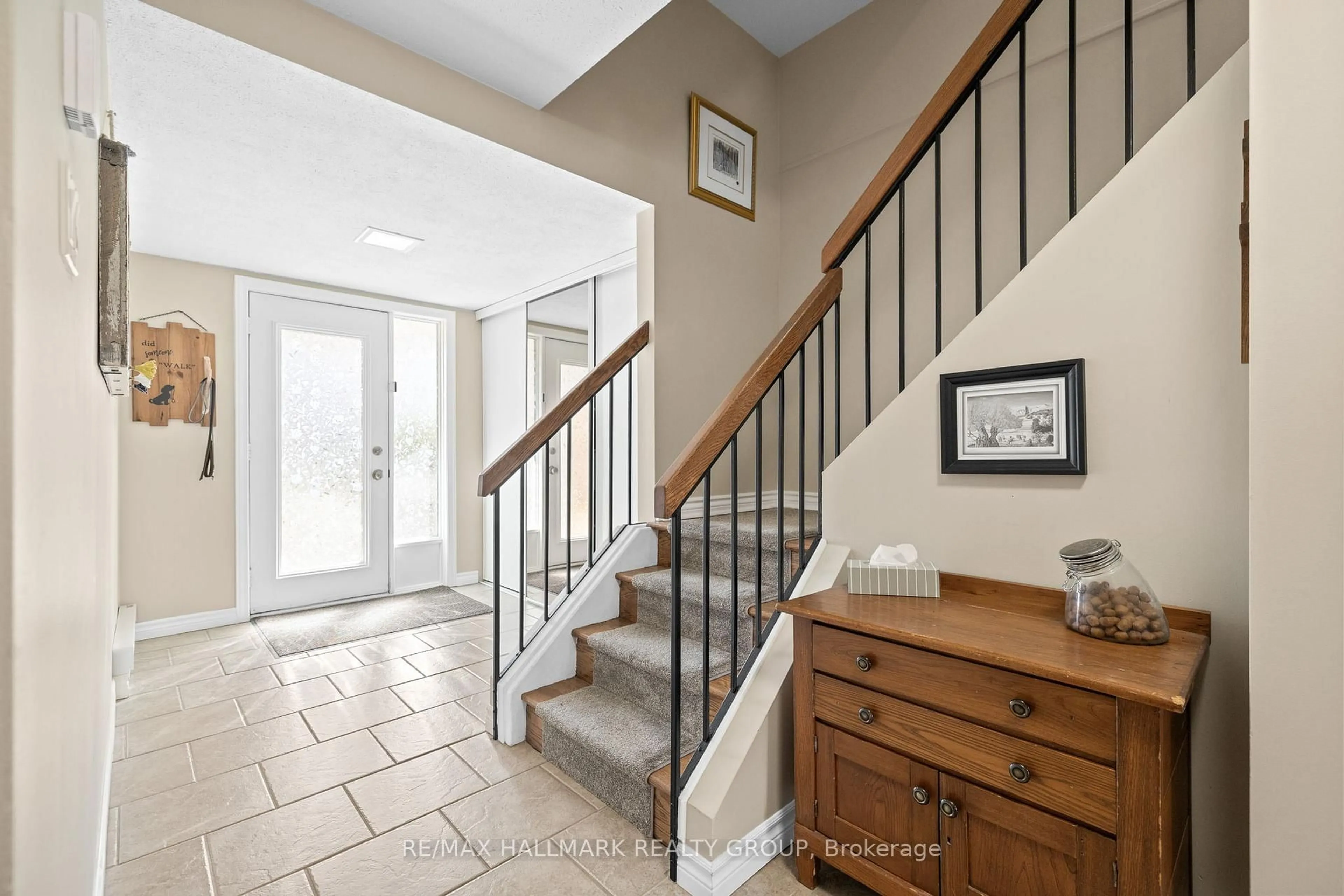 Indoor entryway for 12C Maple Ridge Cres, Ottawa Ontario K2J 3L6