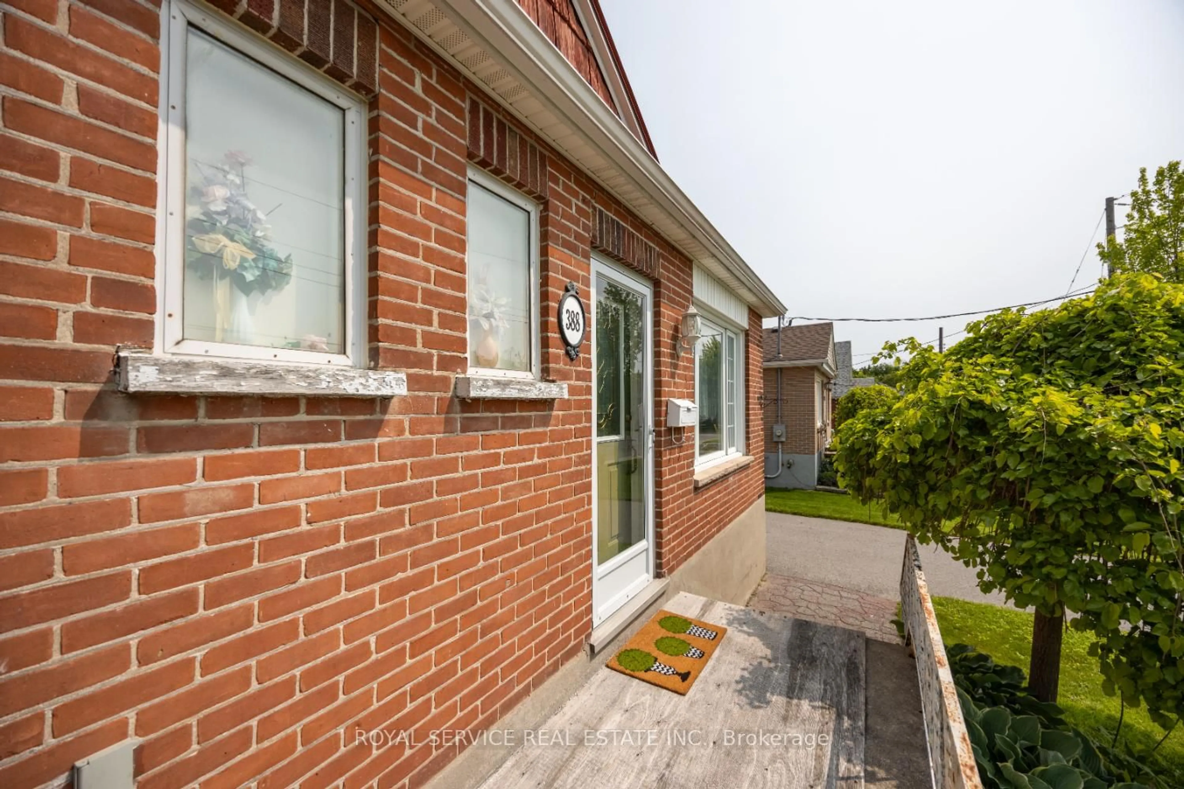 Home with brick exterior material, street for 388 Dublin St, Peterborough Central Ontario K9H 3C9
