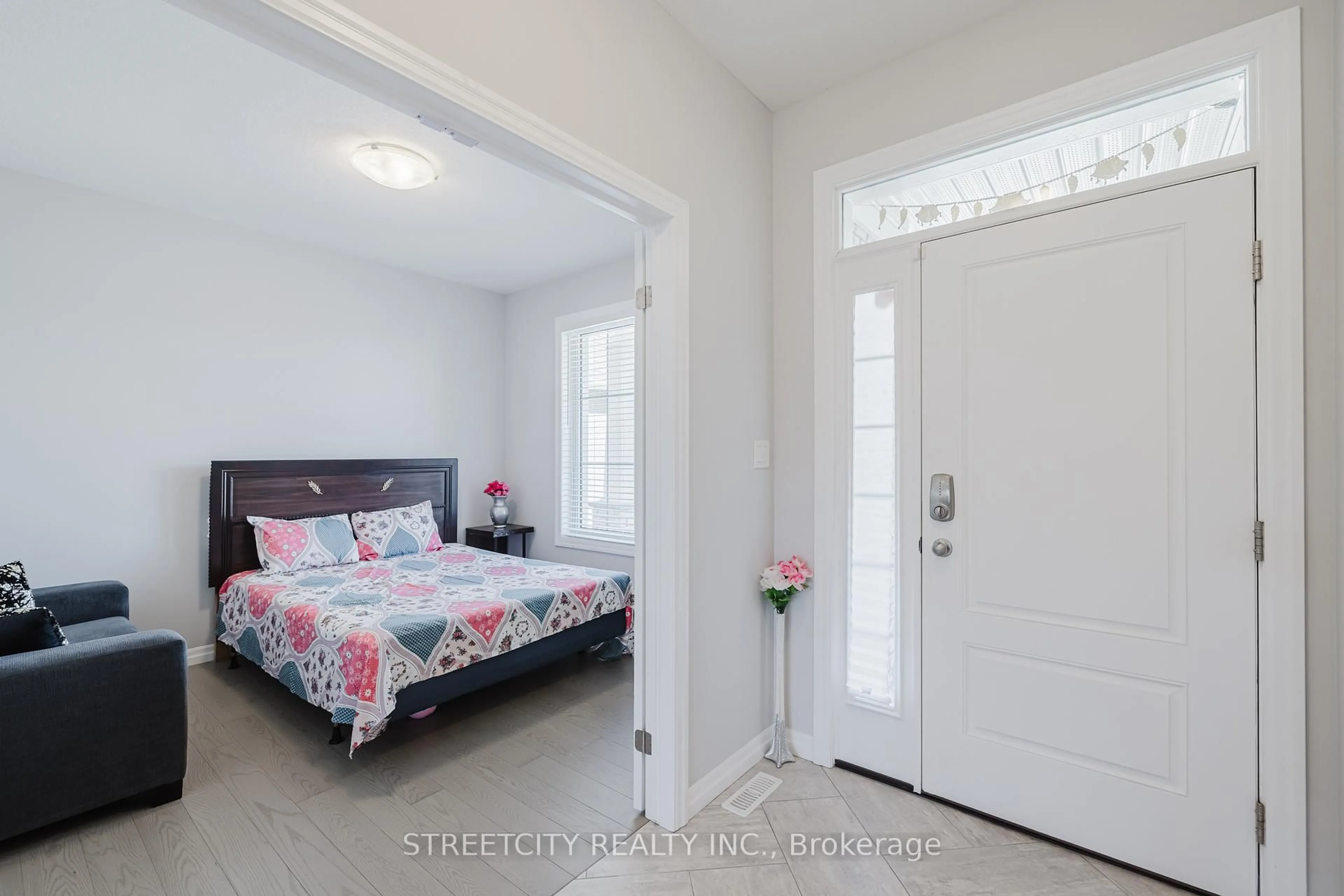 Indoor entryway for 253 Wilson Ave, Tillsonburg Ontario N4G 0H4