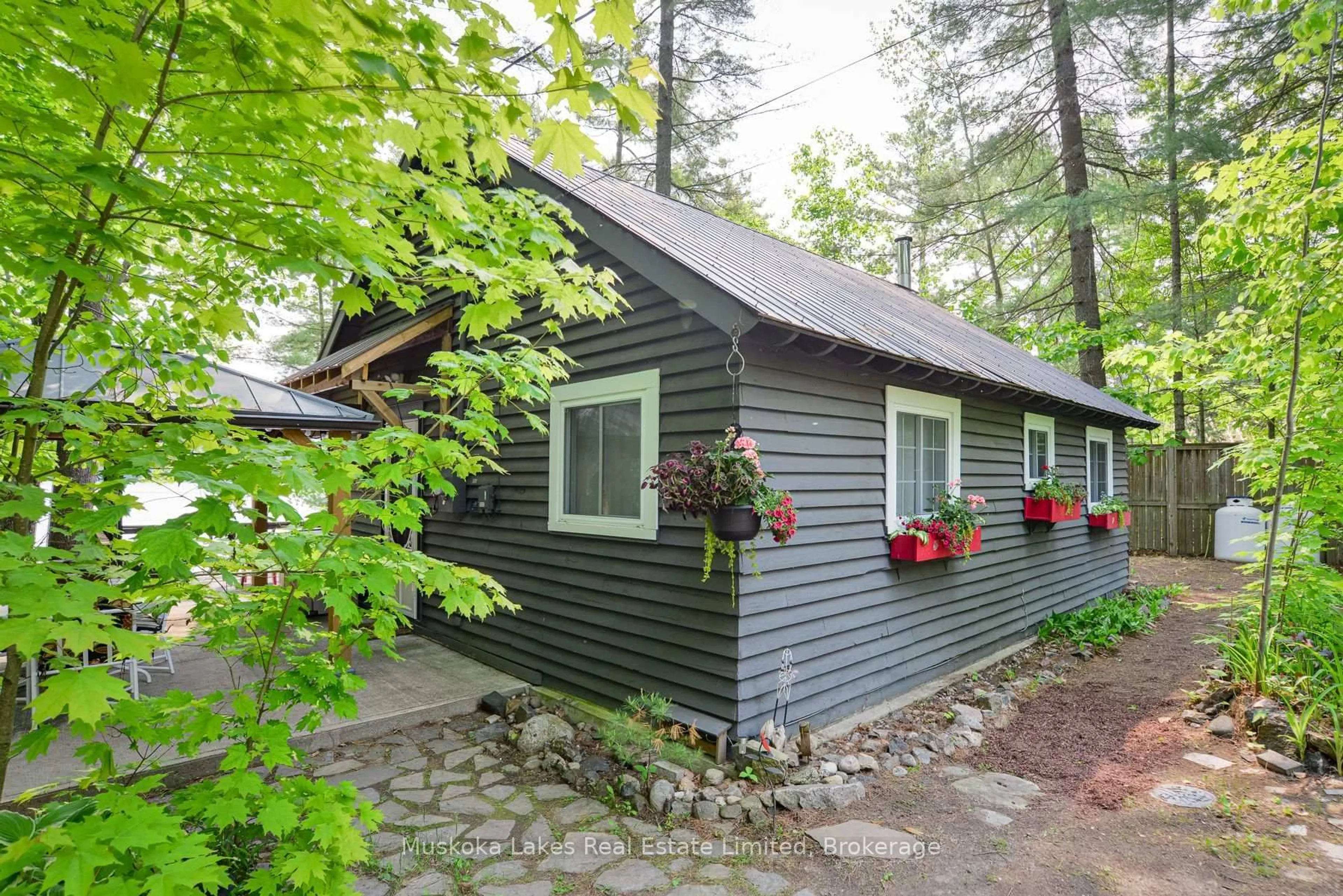 Patio, unknown for 1028 Cowan Park Rd, Muskoka Lakes Ontario P0B 1M0