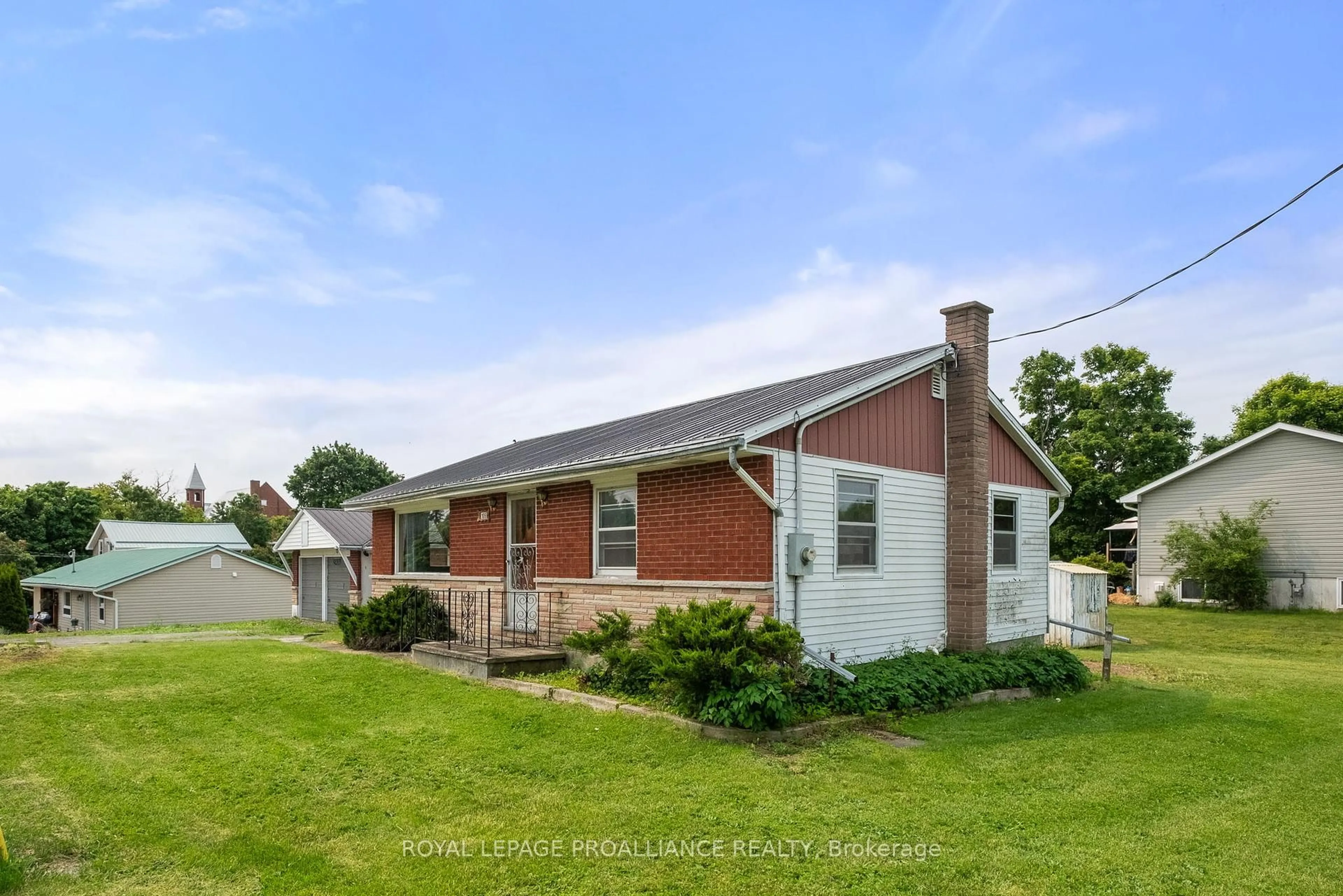 A pic from outside/outdoor area/front of a property/back of a property/a pic from drone, unknown for 109 Victoria St, Trent Hills Ontario K0L 1Y0