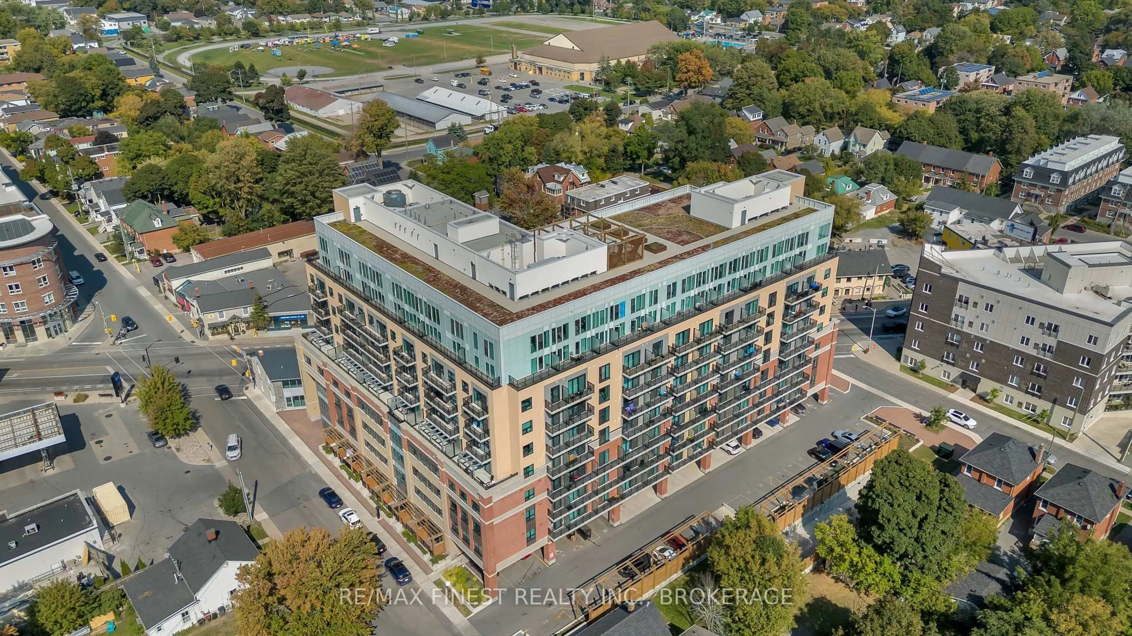 A pic from outside/outdoor area/front of a property/back of a property/a pic from drone, building for 652 PRINCESS St #340, Kingston Ontario K7L 1E5