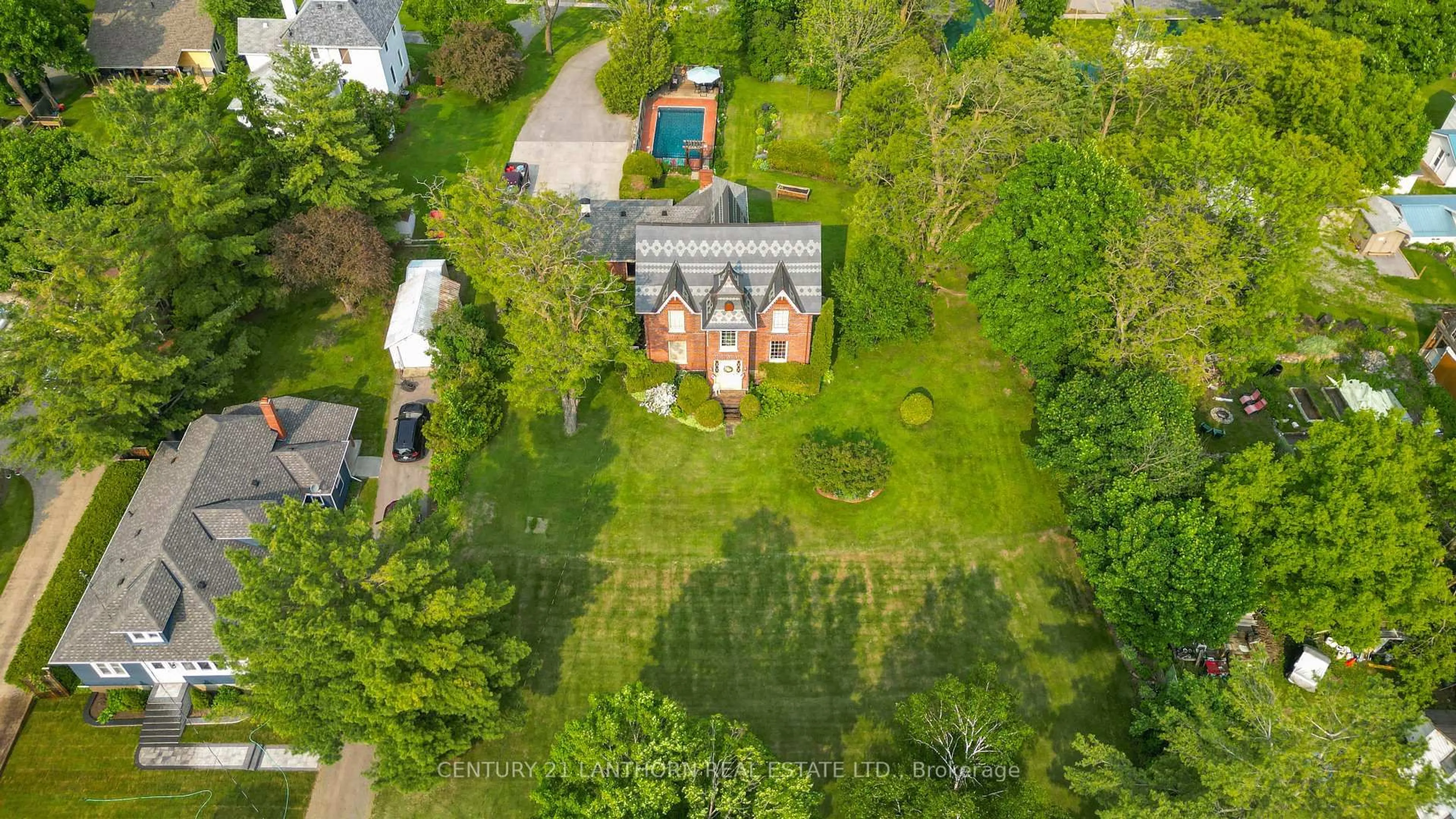 A pic from outside/outdoor area/front of a property/back of a property/a pic from drone, street for 27 Davidson St, Madoc Ontario K0K 2K0