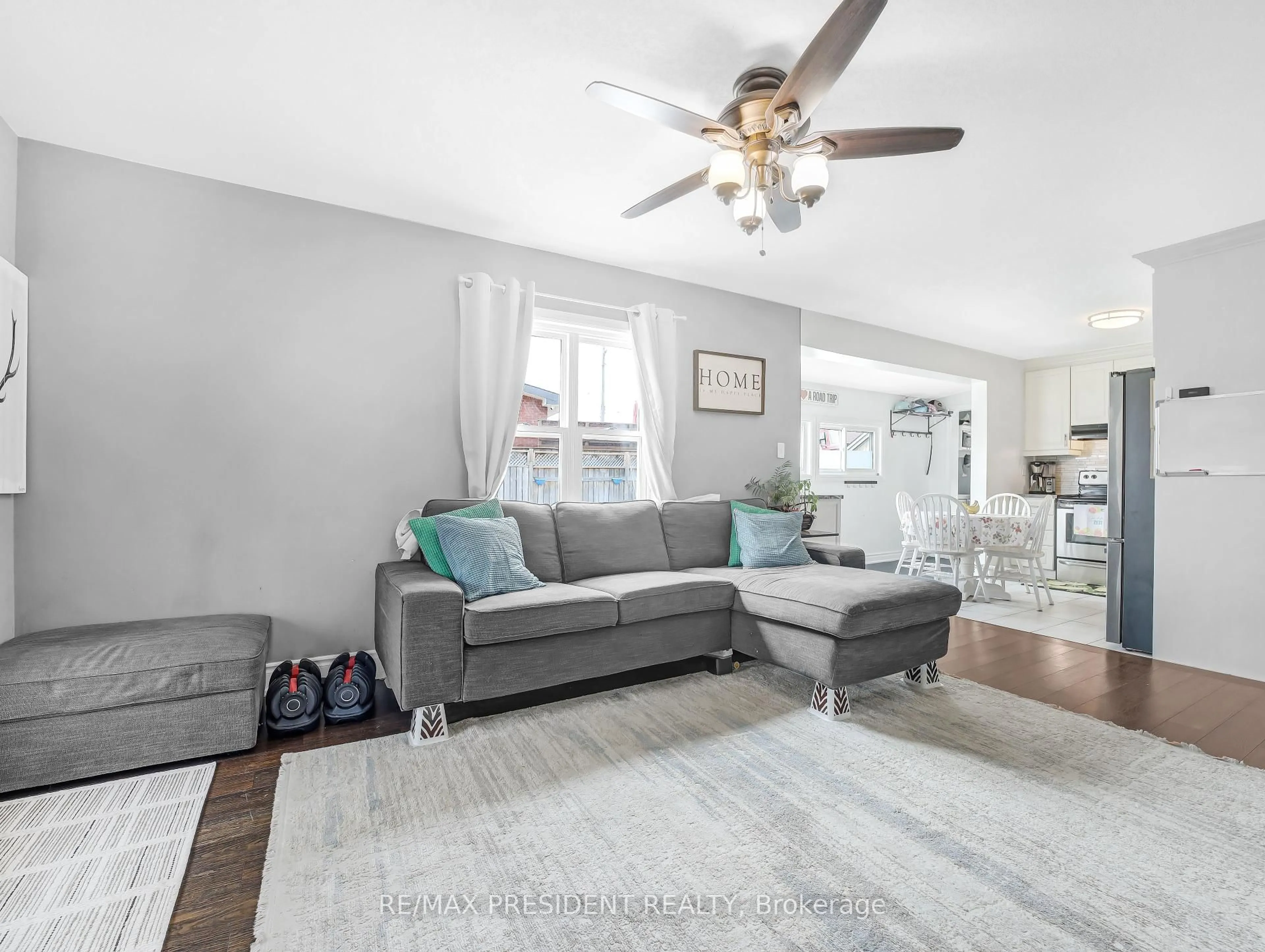 Living room with furniture, unknown for 135 Green Rd, Hamilton Ontario L8G 3X2