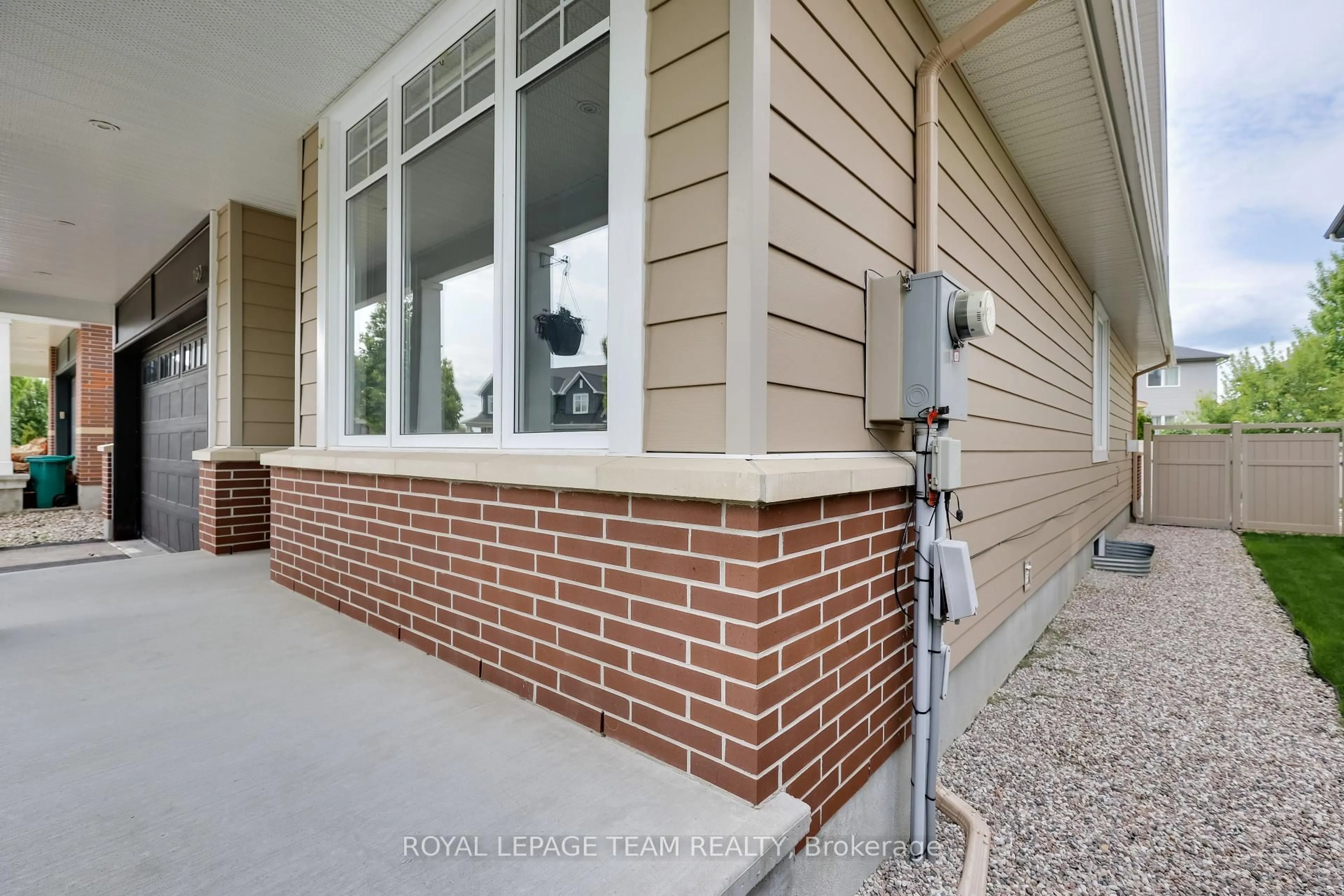 Home with brick exterior material, street for 193 GRAINSTONE Way, Kanata Ontario K2T 0H2