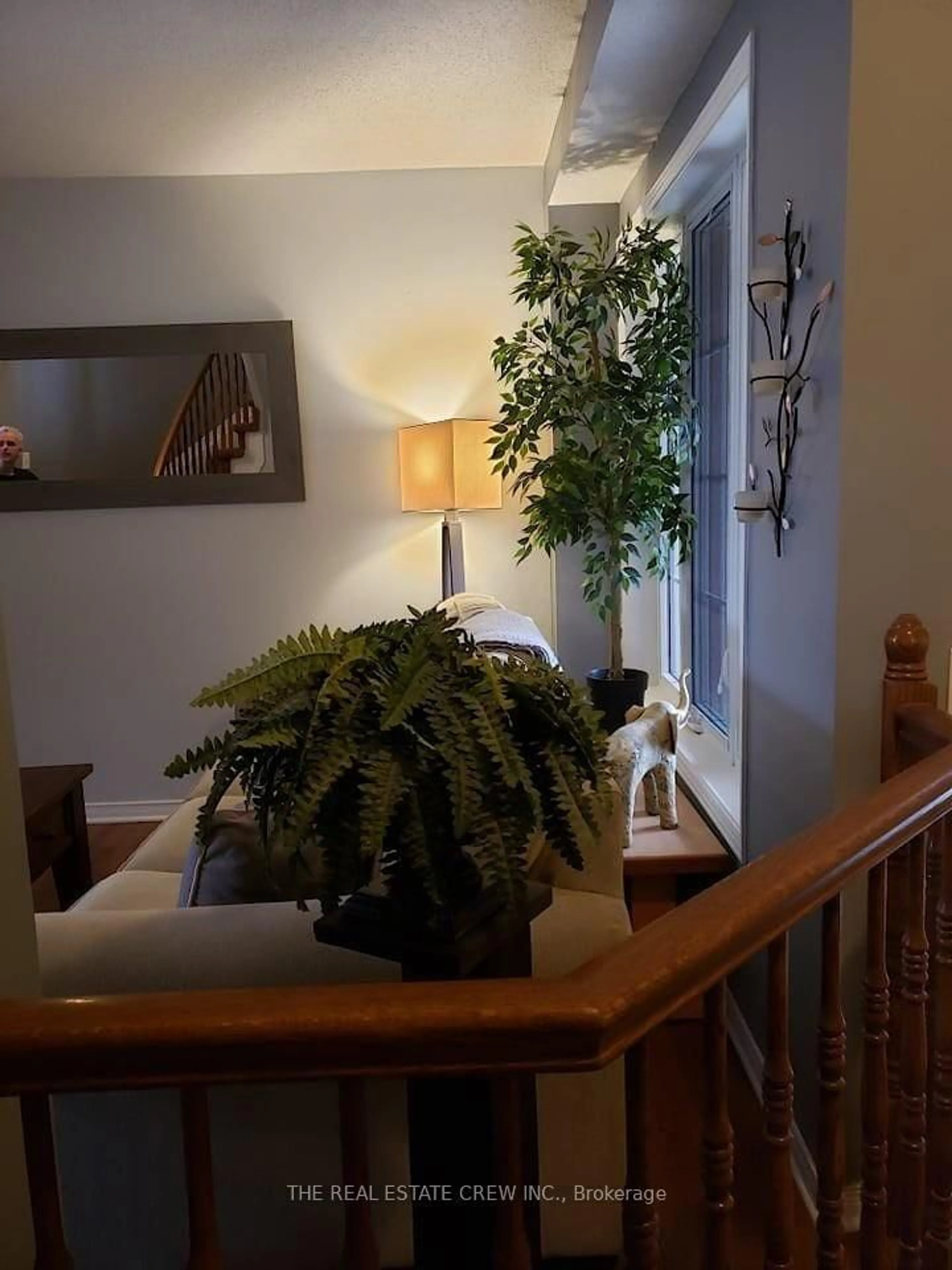 Indoor foyer for 2056 Scully Way, Ottawa Ontario K4A 4L9