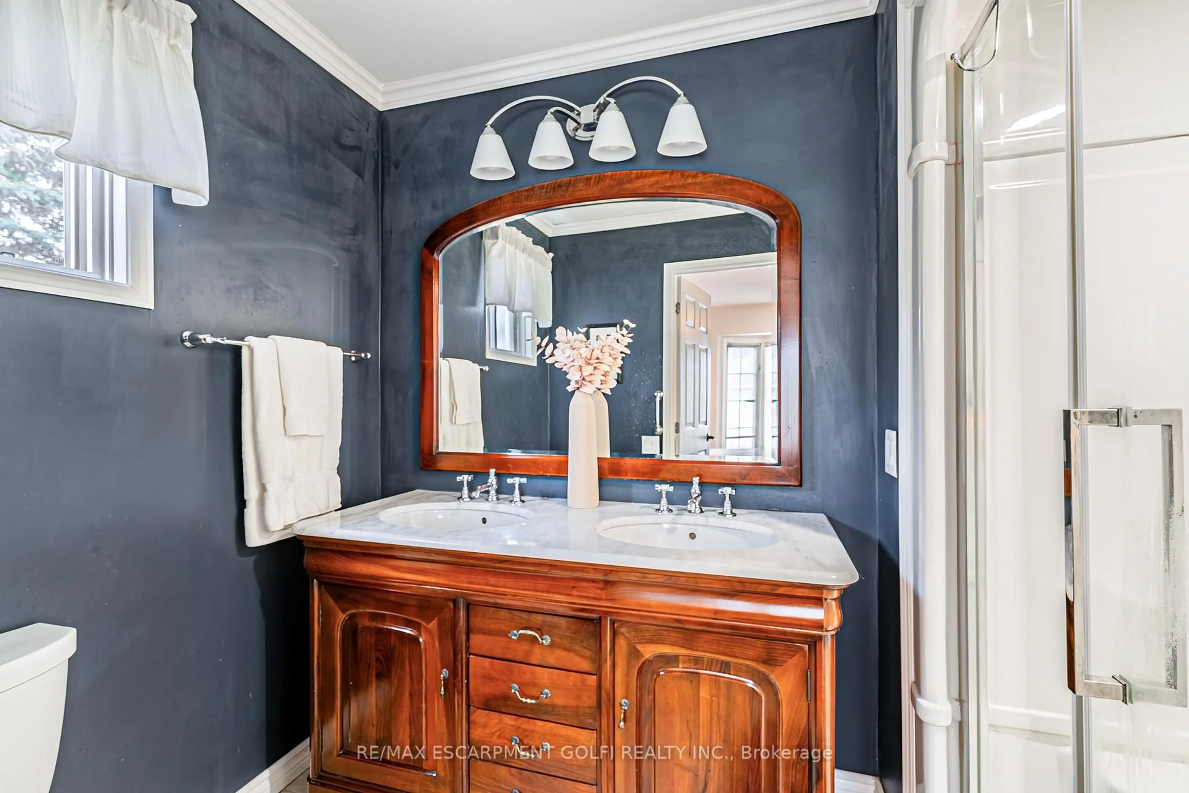 Contemporary bathroom, ceramic/tile floor for 222 Silverbirch Blvd, Hamilton Ontario L0R 1W0