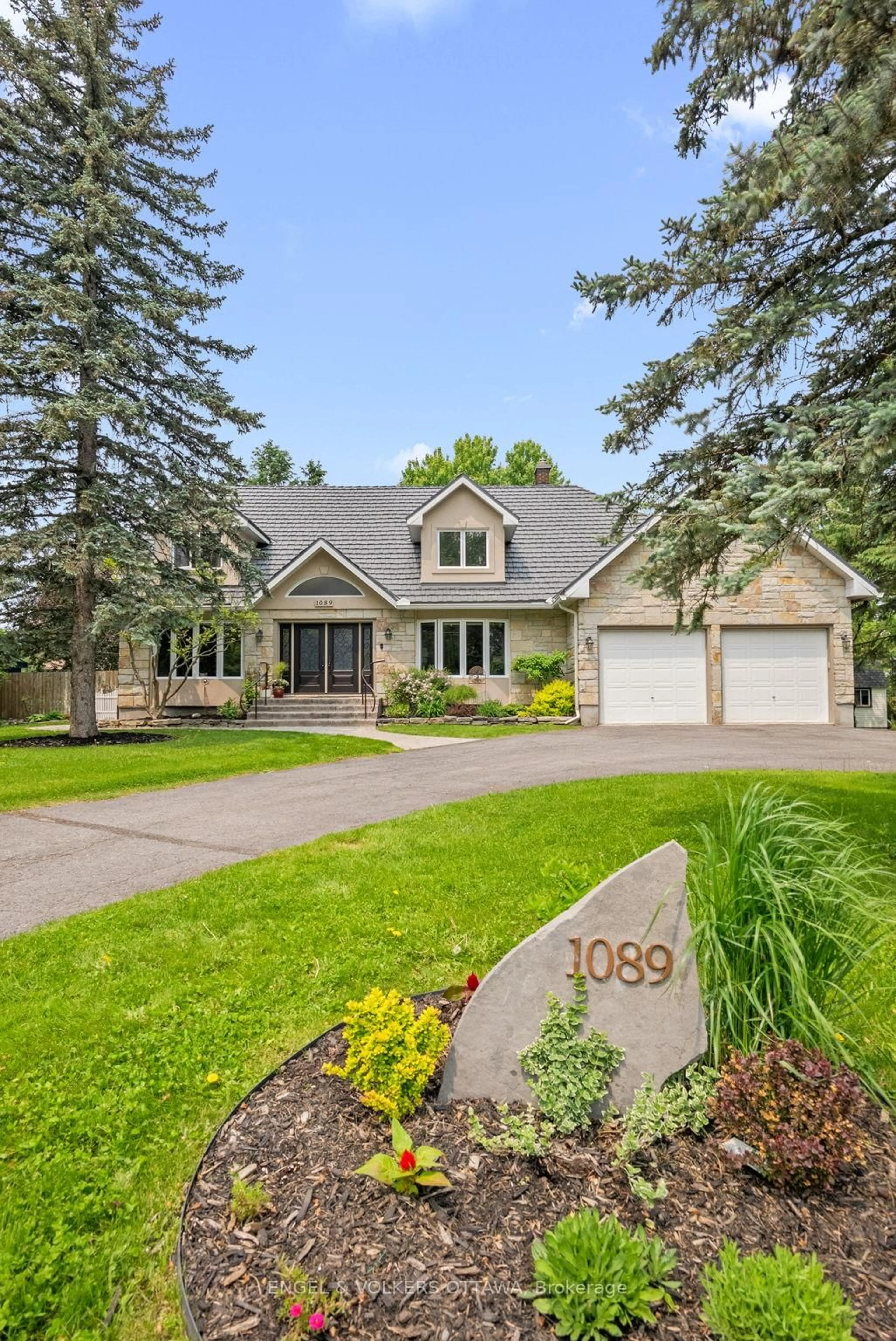 Home with brick exterior material, street for 1089 Island View Dr, Manotick Ontario K4M 1J8