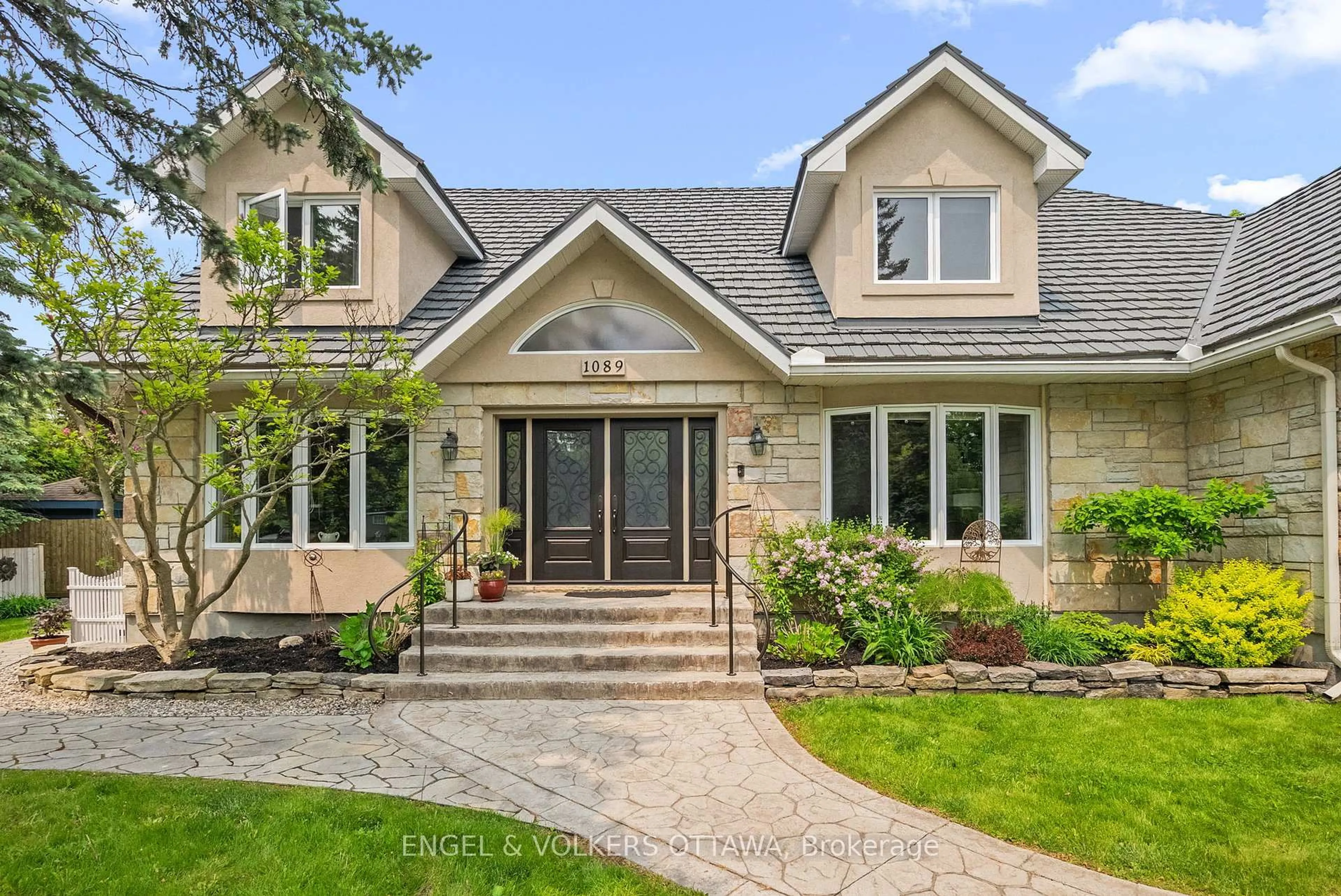 Home with brick exterior material, street for 1089 Island View Dr, Manotick Ontario K4M 1J8