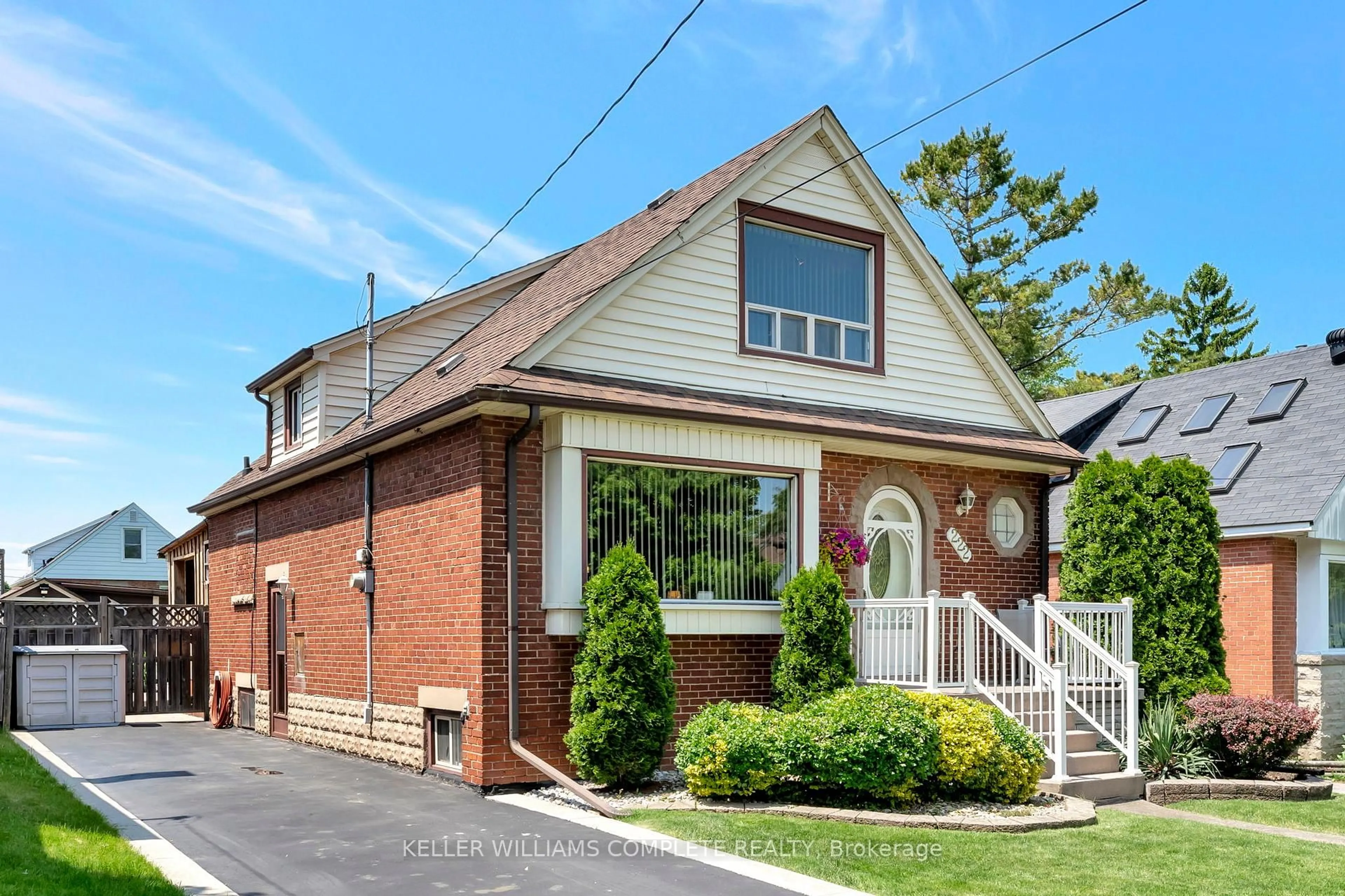 Home with brick exterior material, street for 222 East 19th St, Hamilton Ontario L9A 4S5