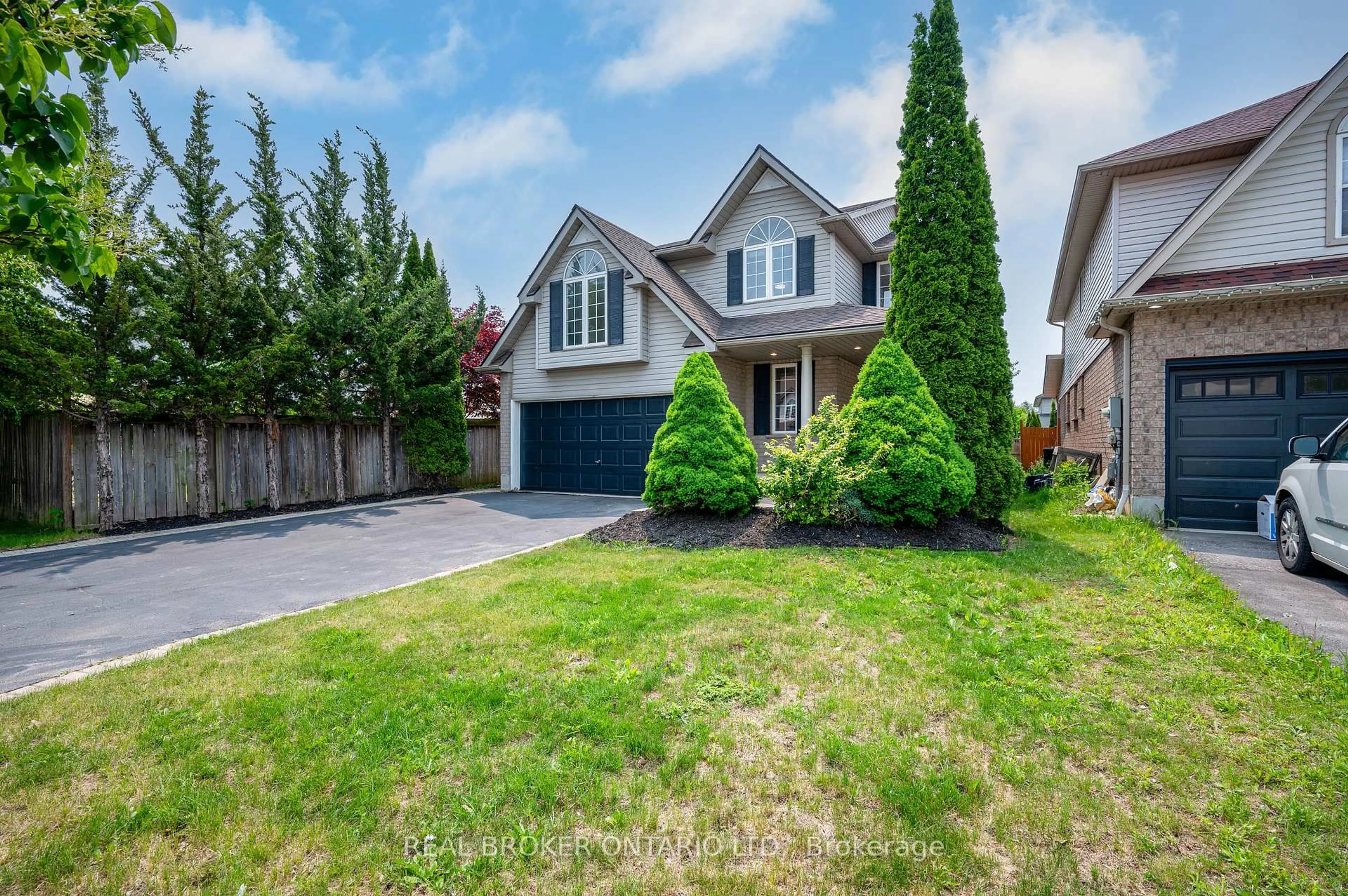 Unknown for 100 Green Bank Dr, Cambridge Ontario N1T 2B5