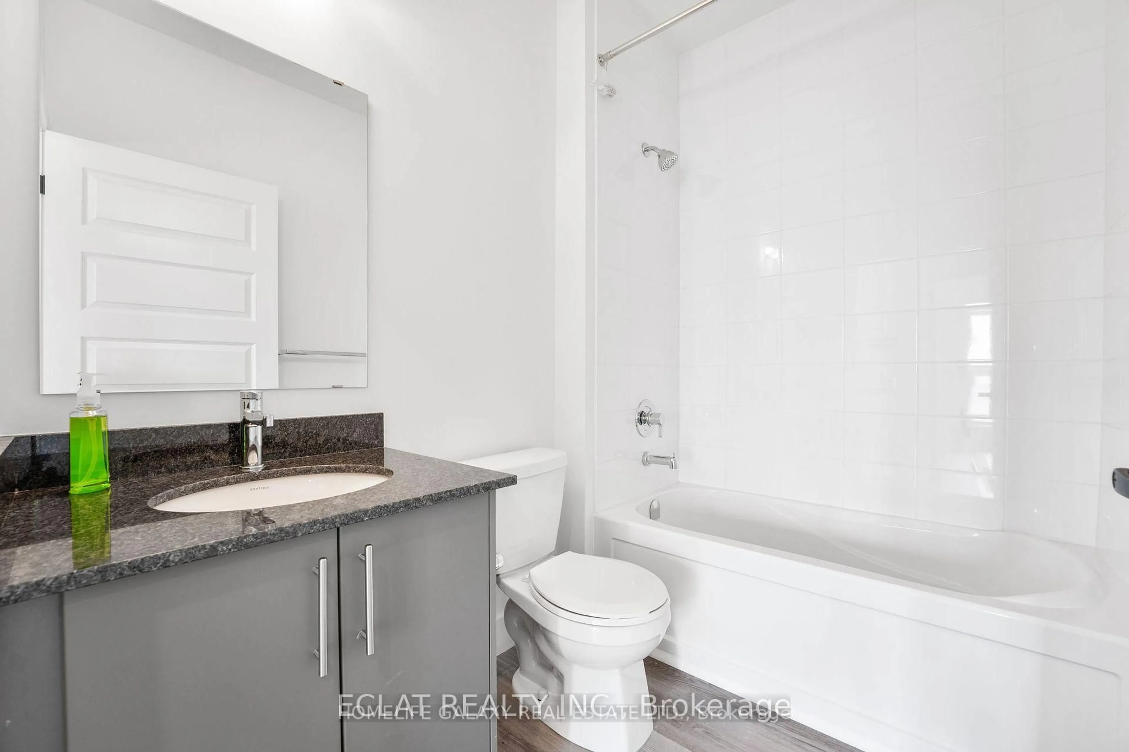 Standard bathroom, unknown for 1101 Lackner Pl #312, Kitchener Ontario N2A 0L3