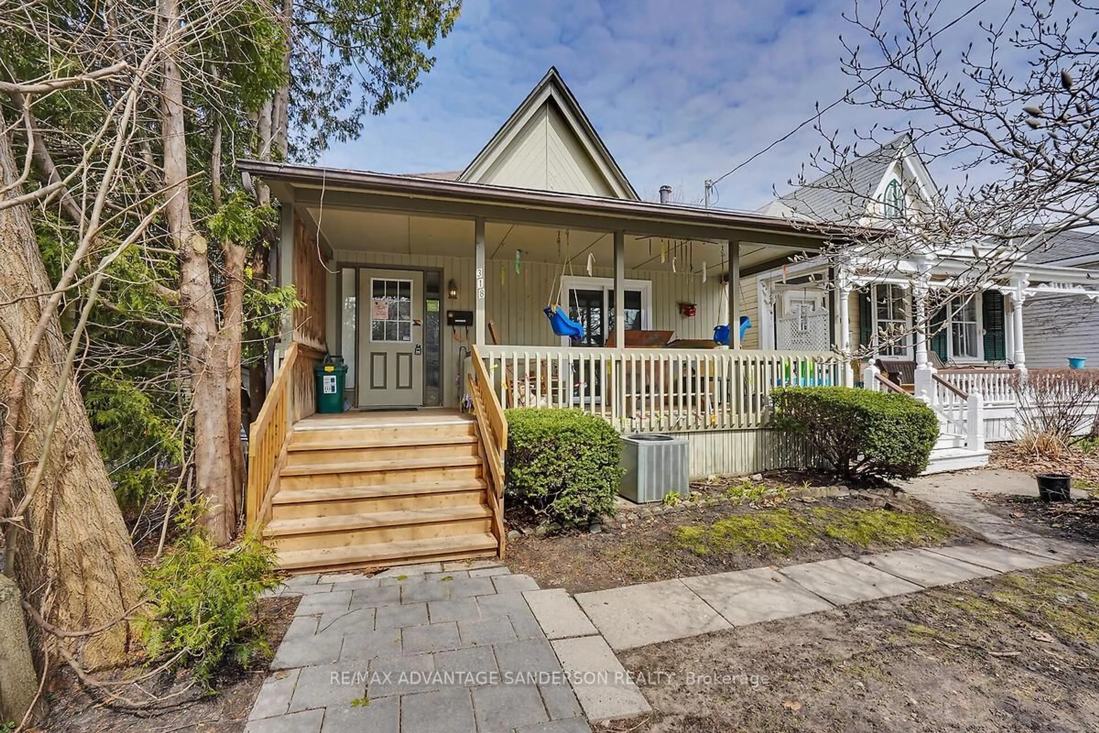 Unknown for 318 Piccadilly St, London East Ontario N6A 1S5