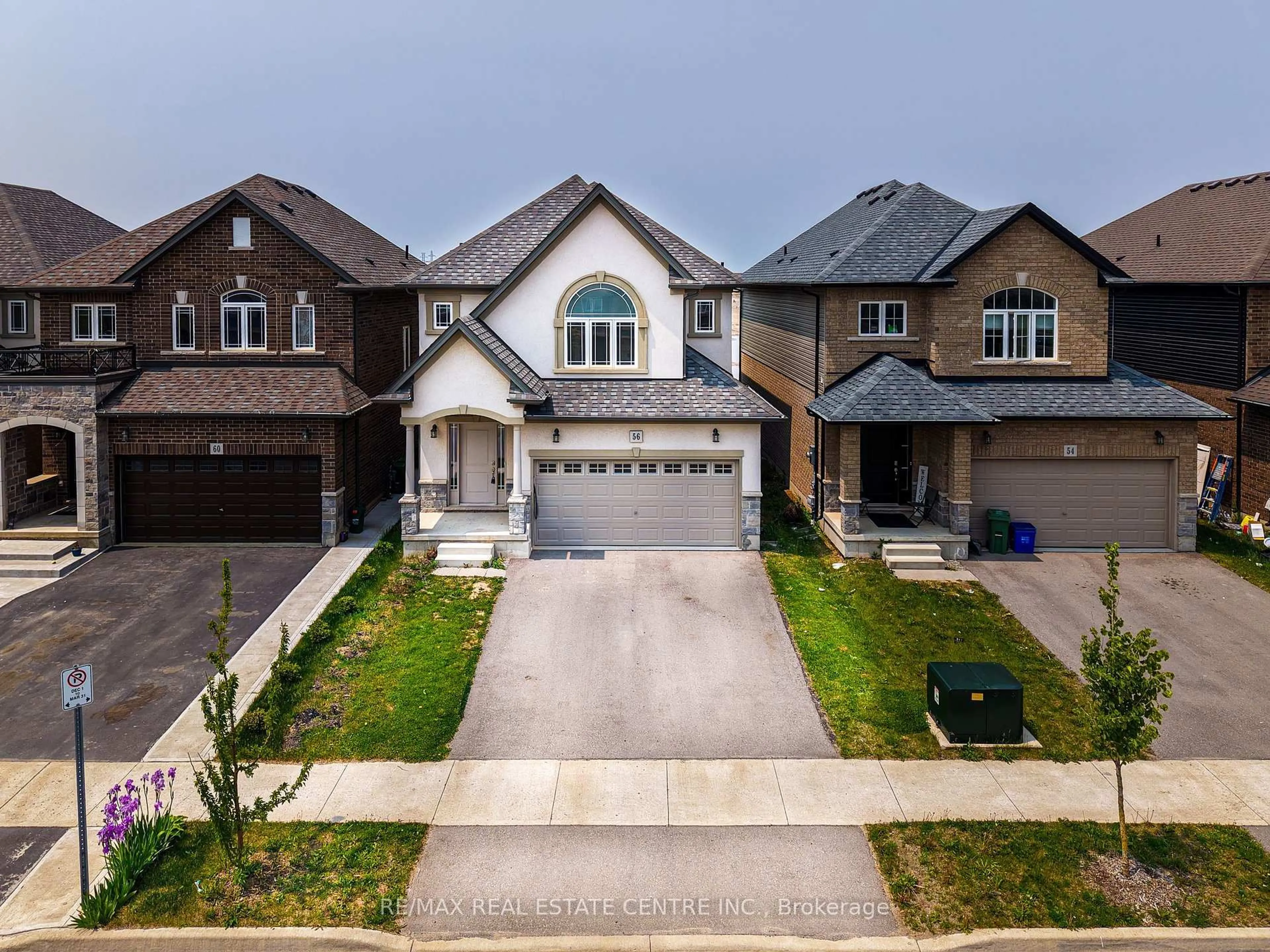 A pic from outside/outdoor area/front of a property/back of a property/a pic from drone, street for 56 Rockledge Dr, Hamilton Ontario L0R 1P0