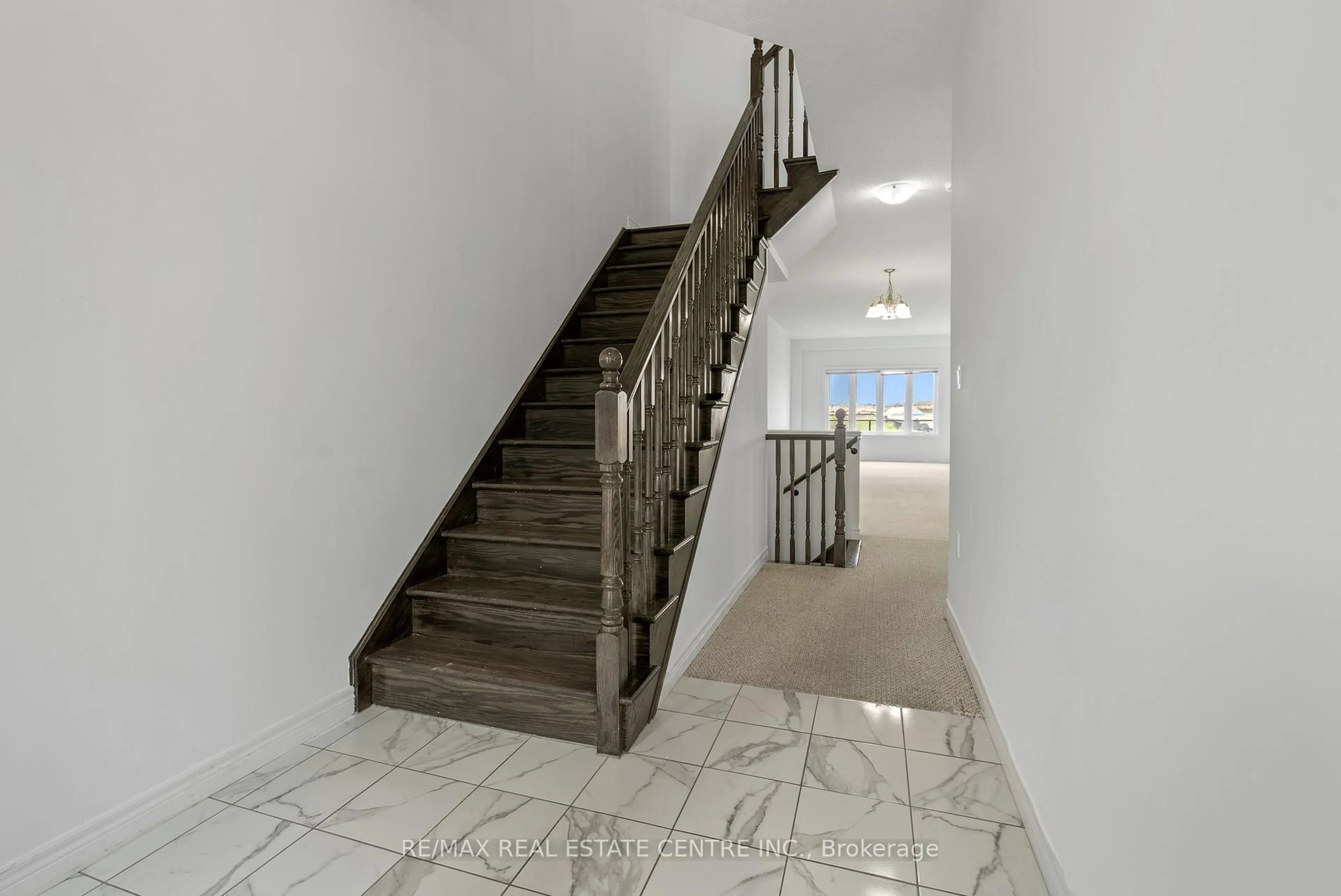 Stairs for 56 Rockledge Dr, Hamilton Ontario L0R 1P0