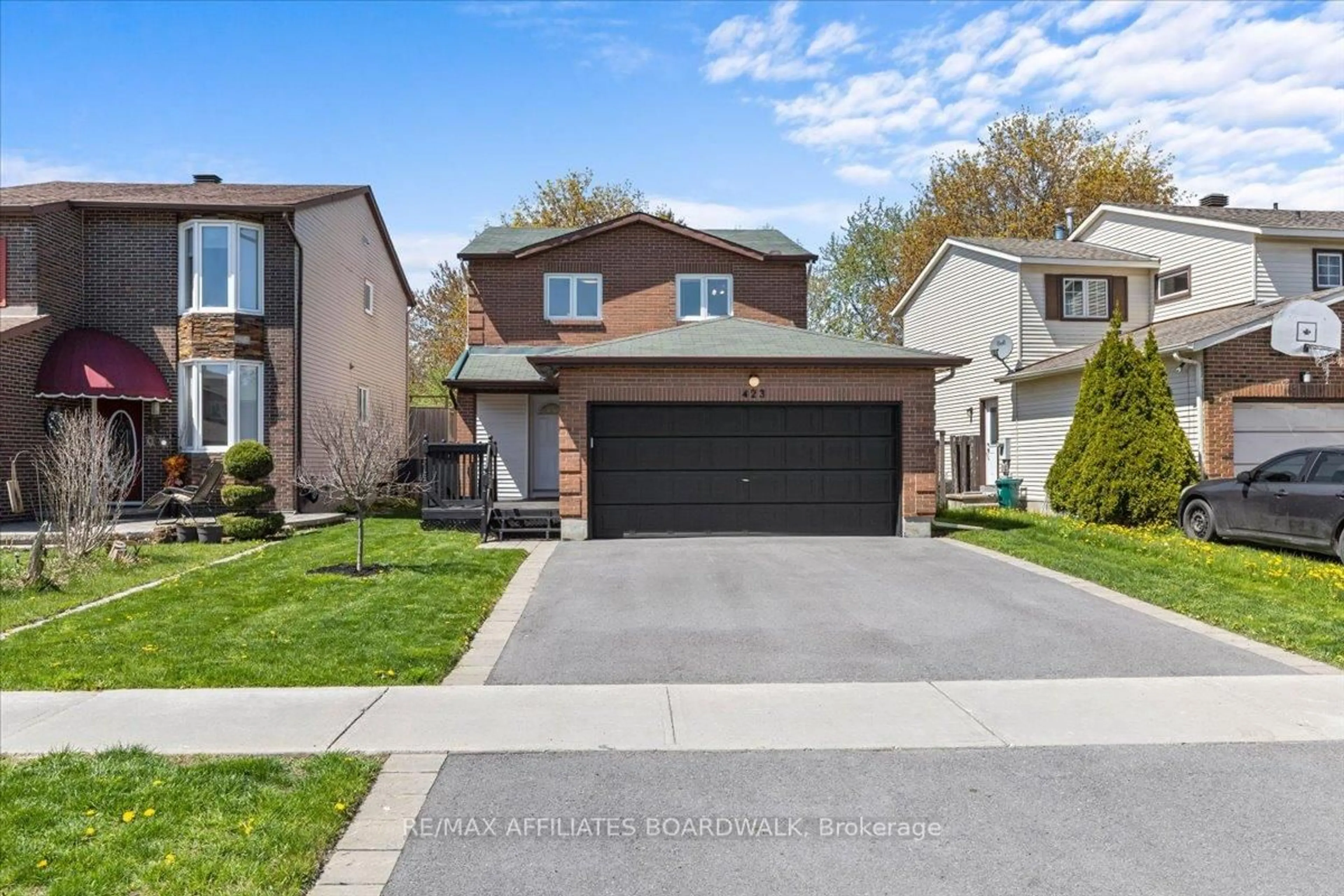 Unknown for 423 Viewmount Dr, Ottawa Ontario K2E 7P1