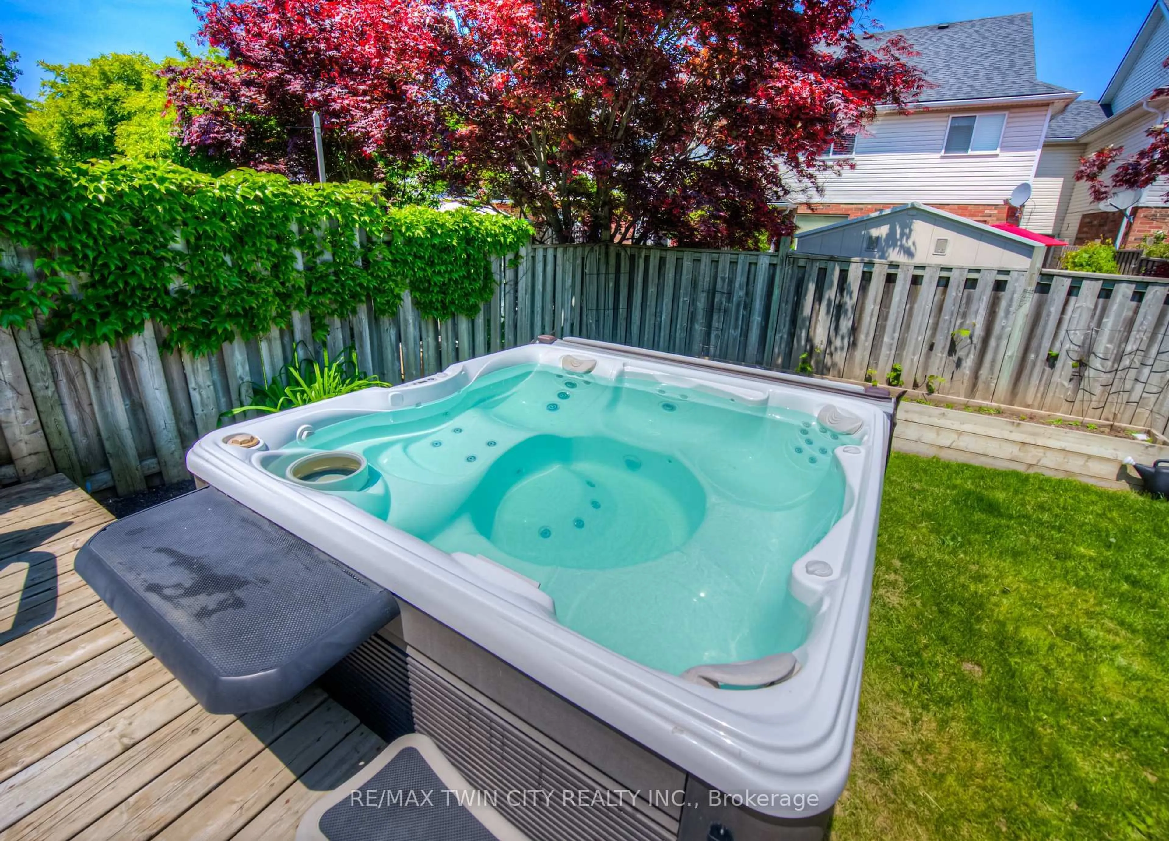 Pool for 111 King William Crt, Cambridge Ontario N3C 4J3