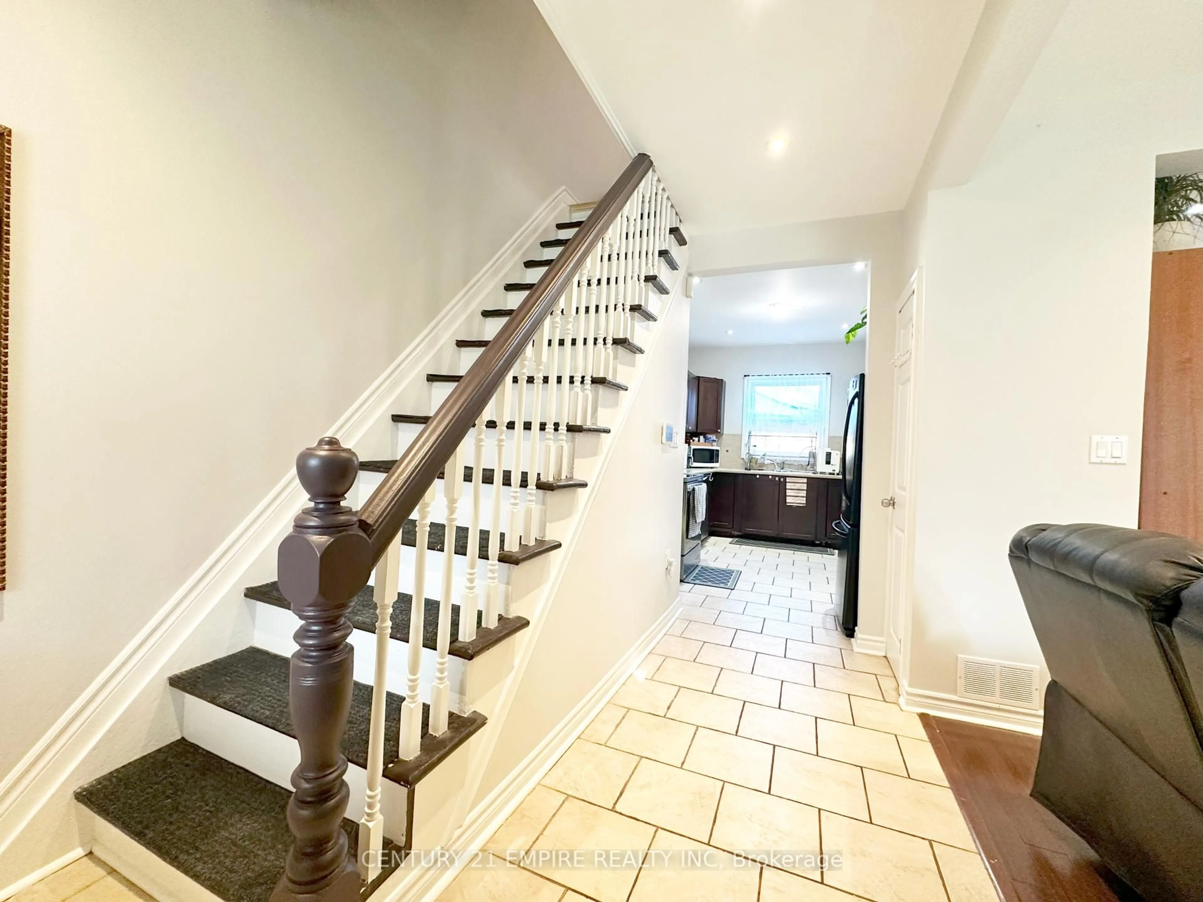Unknown for 61 Francis St, Hamilton Ontario L8L 3V2