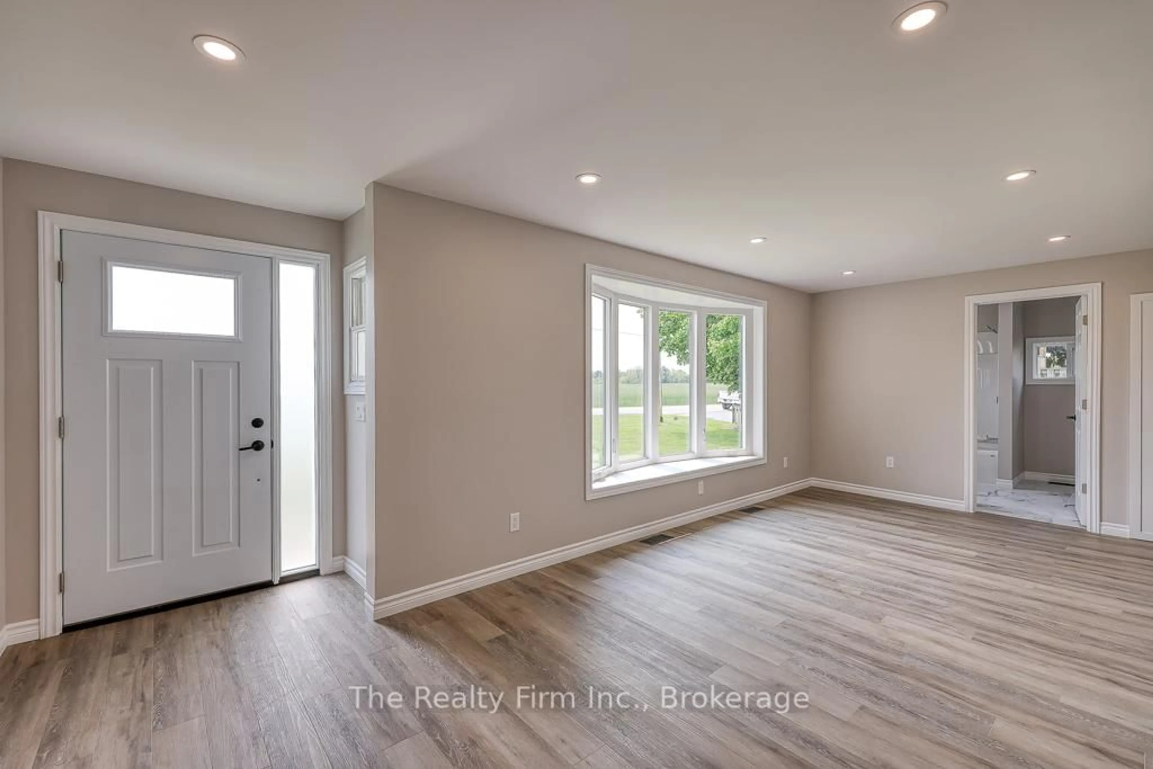 Indoor entryway for 185559 Cornell Rd, Norwich Ontario N0J 1R0