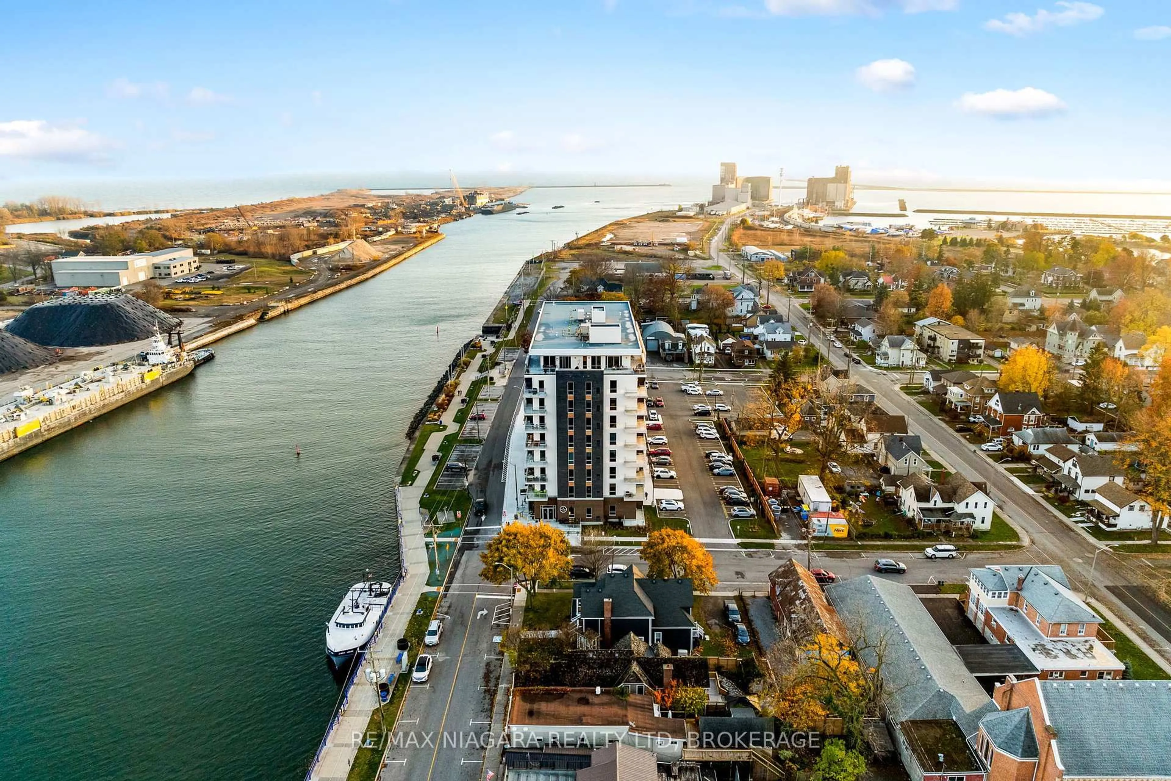 A pic from outside/outdoor area/front of a property/back of a property/a pic from drone, water/lake/river/ocean view for 118 West St #605, Port Colborne Ontario L3K 4C9
