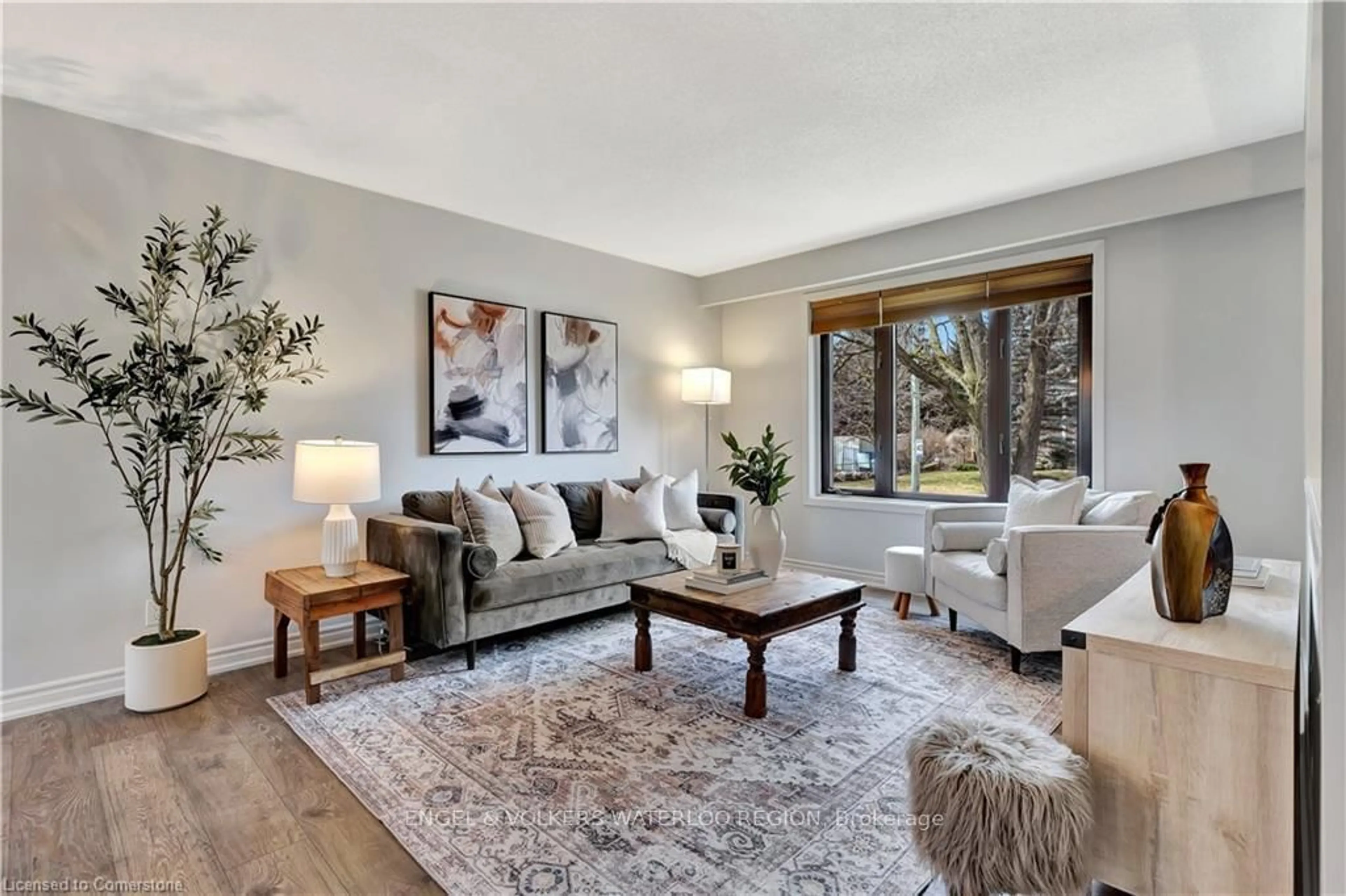 Living room with furniture, unknown for 90 Amos Ave, Waterloo Ontario N2L 5C4
