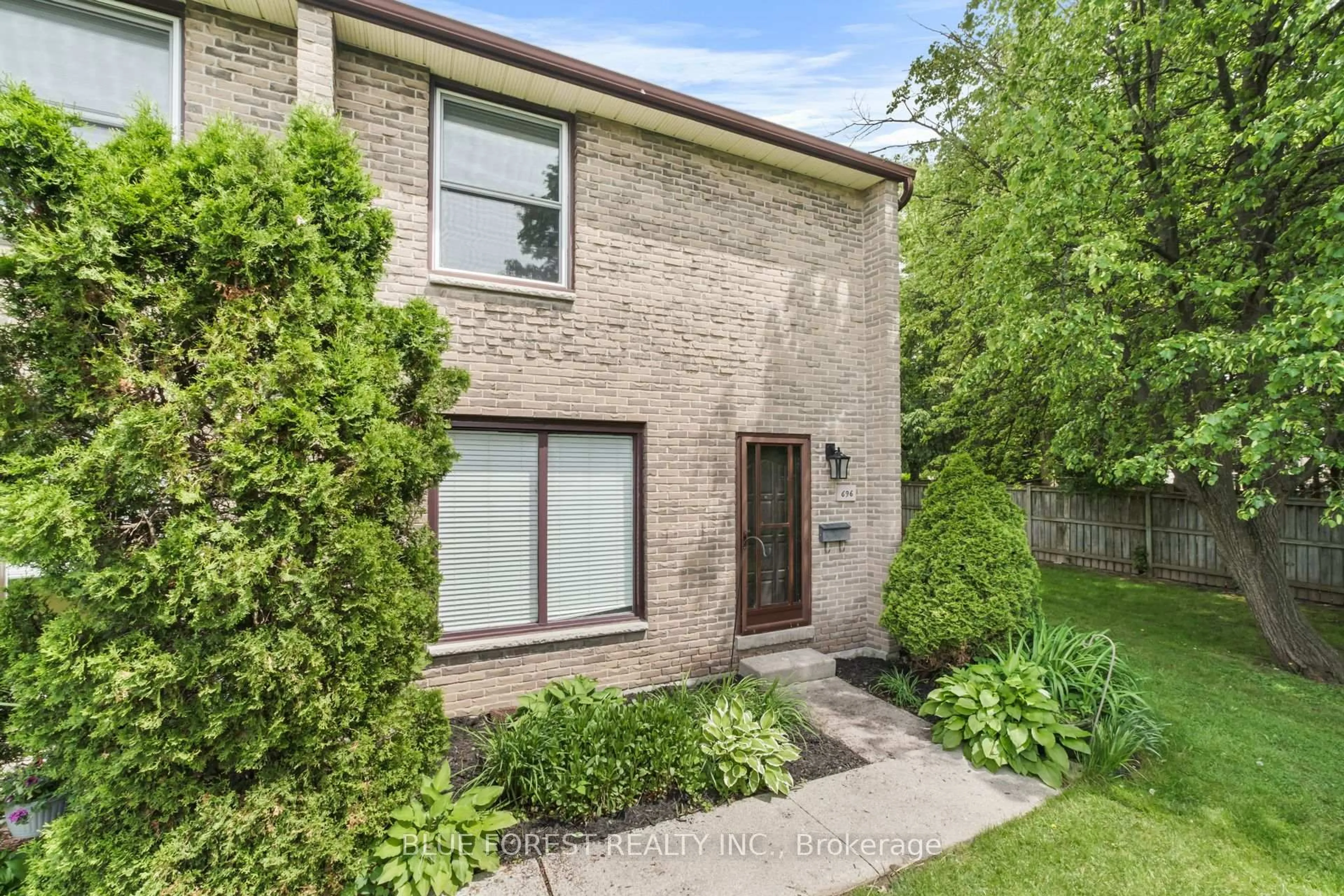 Home with brick exterior material, street for 696 Wonderland Rd #15, London South Ontario N6H 4Y8