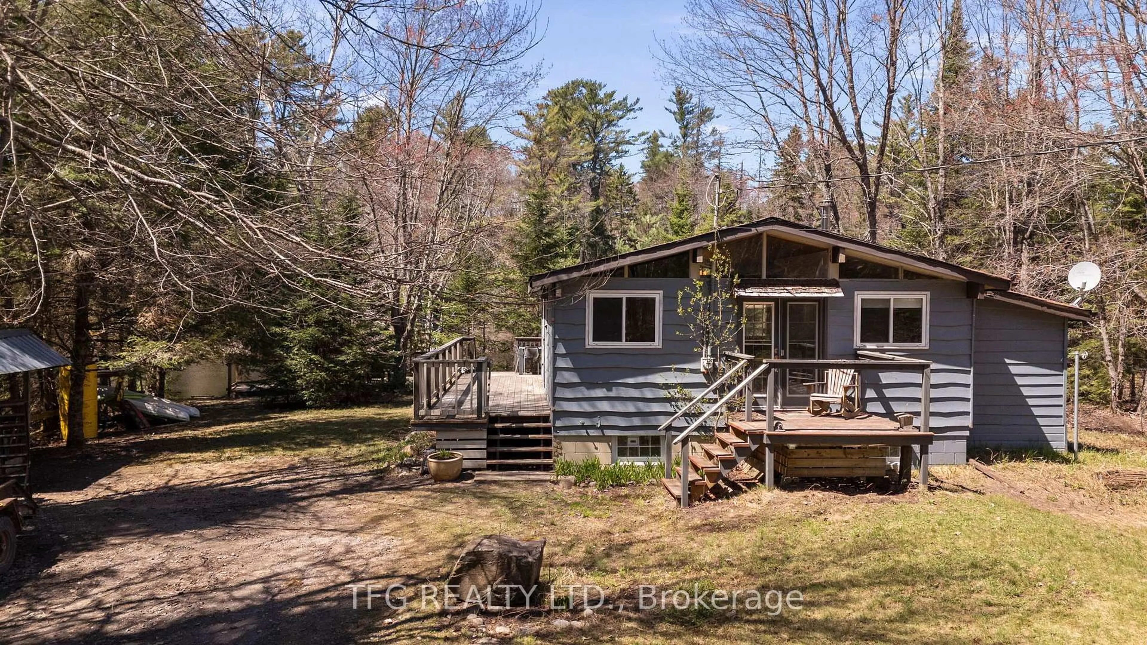 A pic from outside/outdoor area/front of a property/back of a property/a pic from drone, water/lake/river/ocean view for 449 Balsam Chutes Rd, Huntsville Ontario P0B 1L0