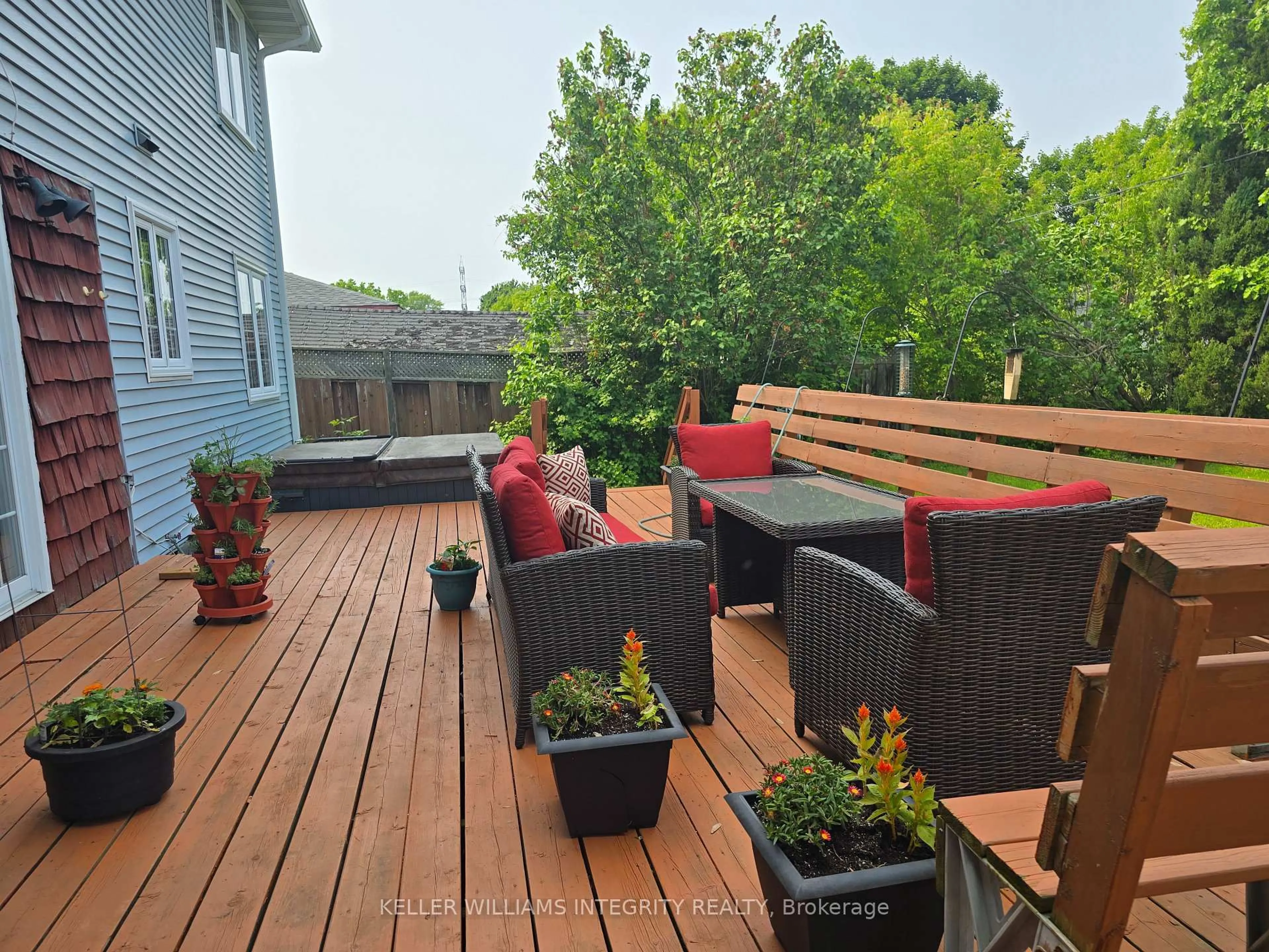 Patio, unknown for 1319 Aubin Ave, Cornwall Ontario K6J 4R9