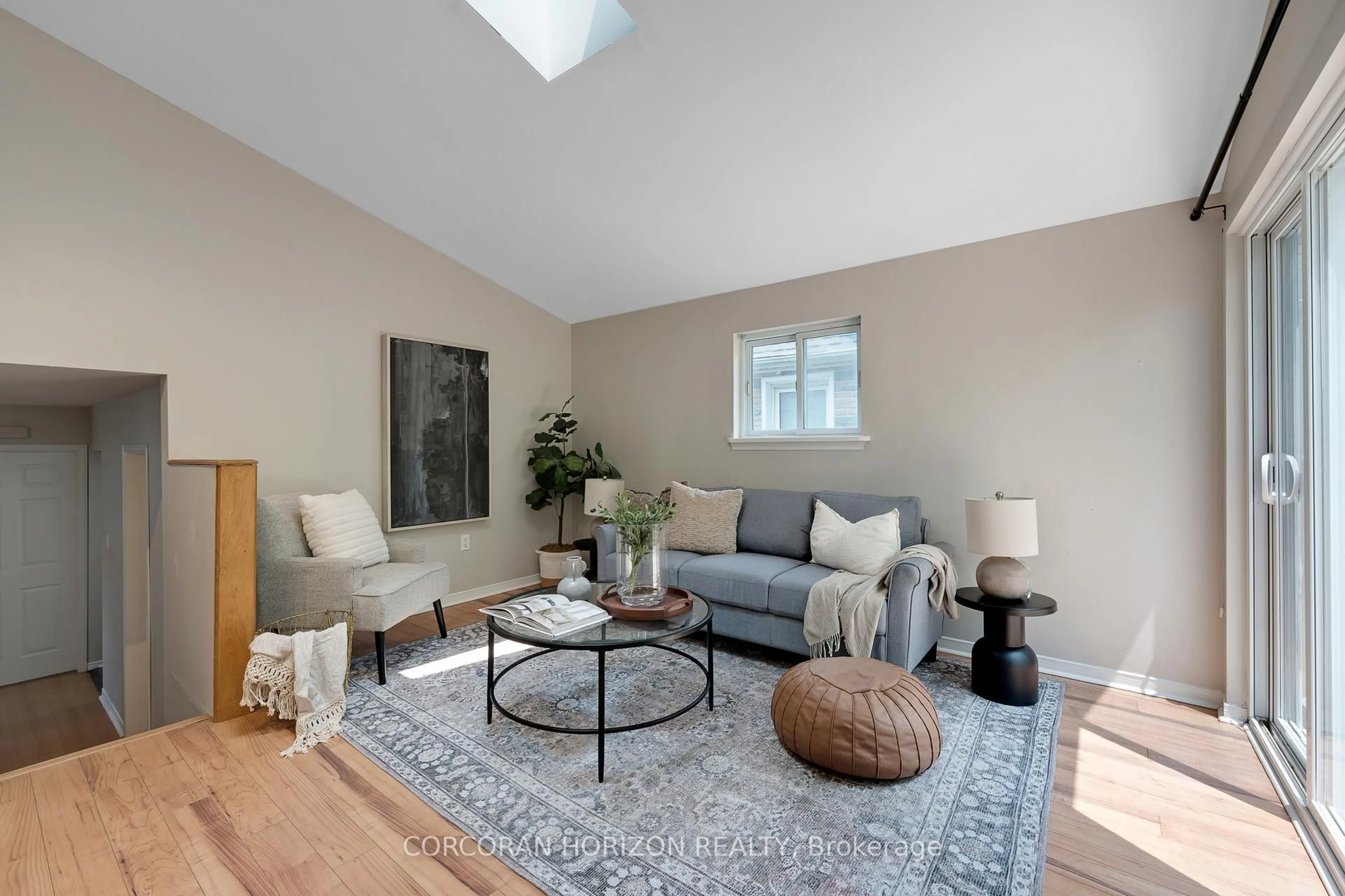 Living room with furniture, unknown for 3 Short St, Cambridge Ontario N1R 2L9