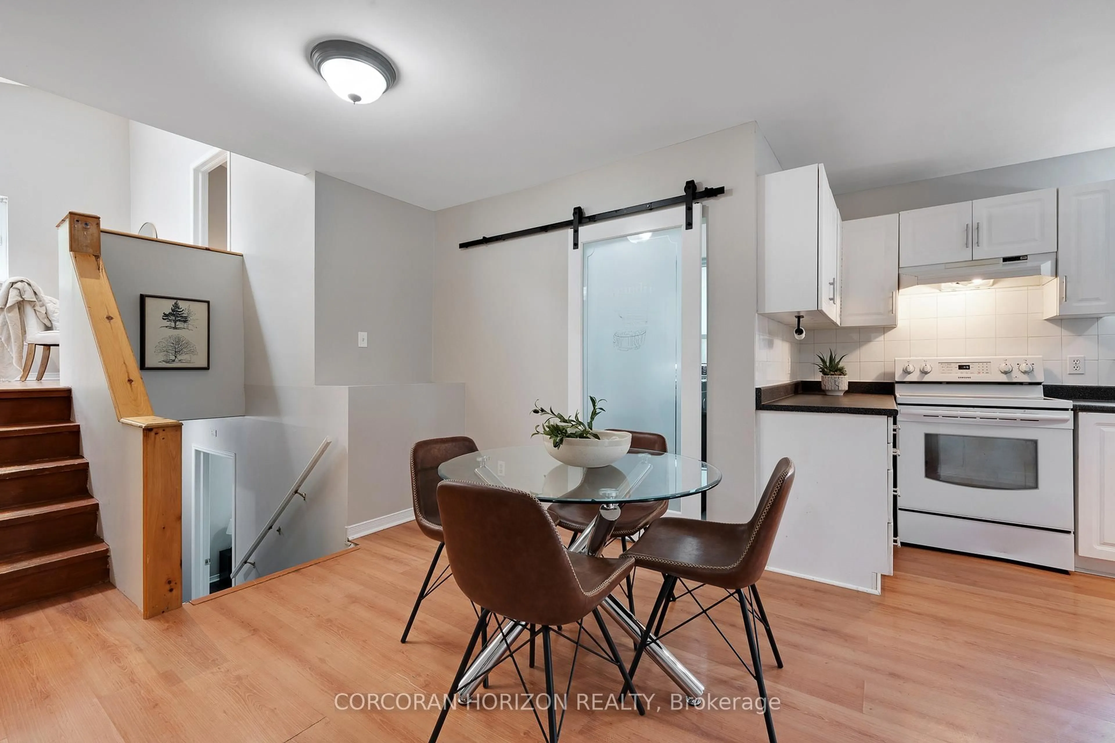Open concept kitchen, unknown for 3 Short St, Cambridge Ontario N1R 2L9