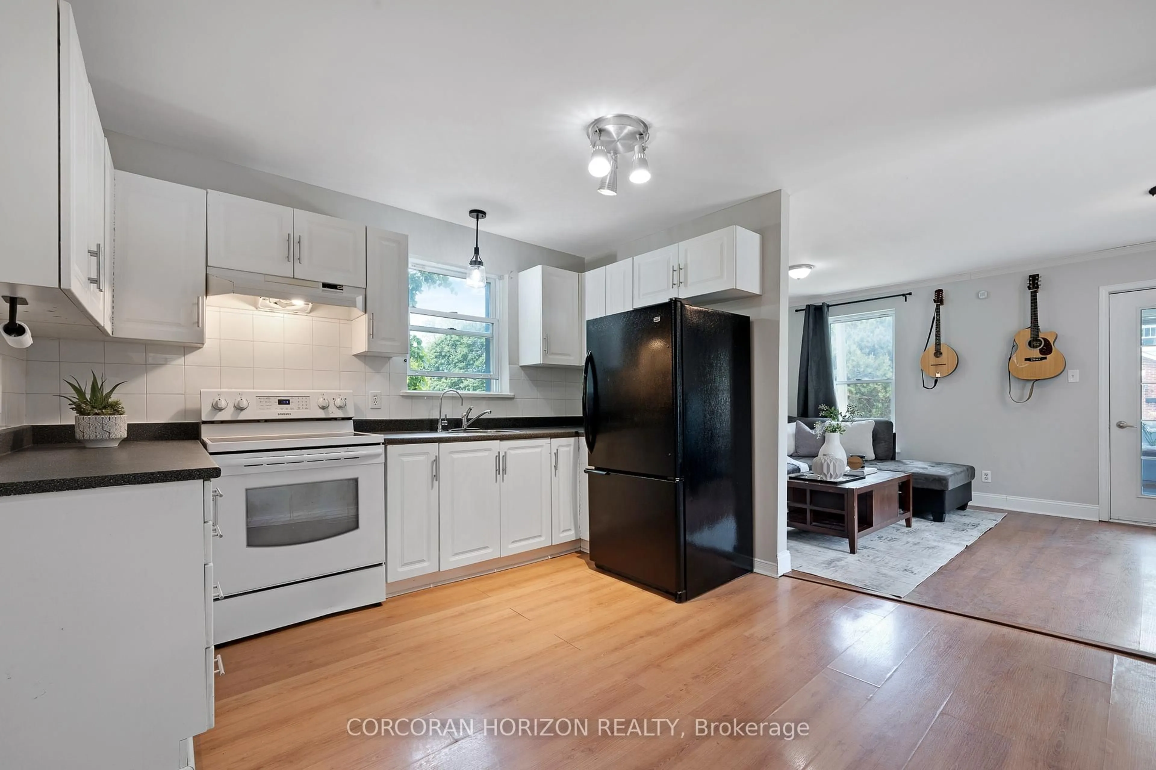 Open concept kitchen, unknown for 3 Short St, Cambridge Ontario N1R 2L9