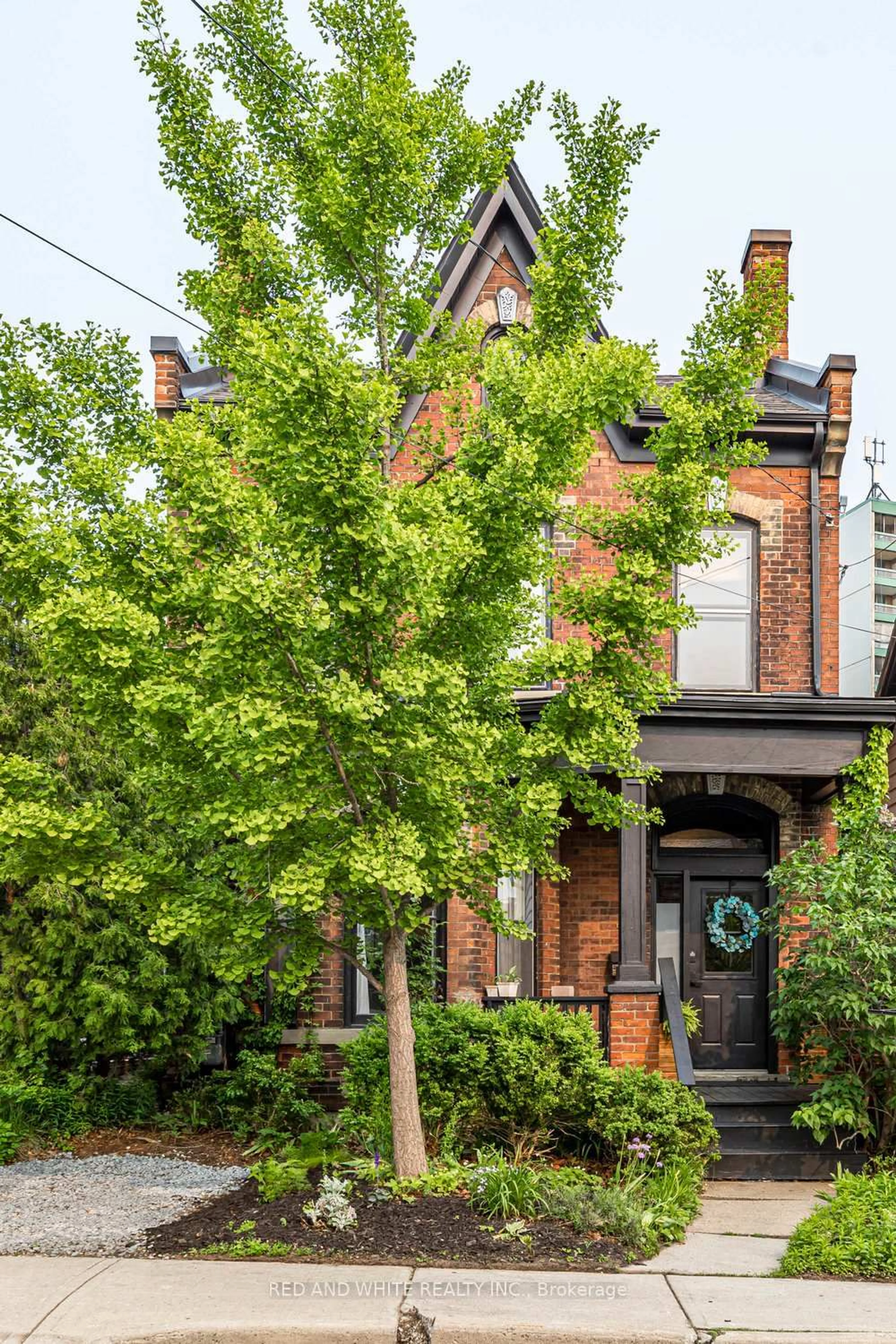 Home with brick exterior material, street for 115 Locke St, Hamilton Ontario L8R 3A7