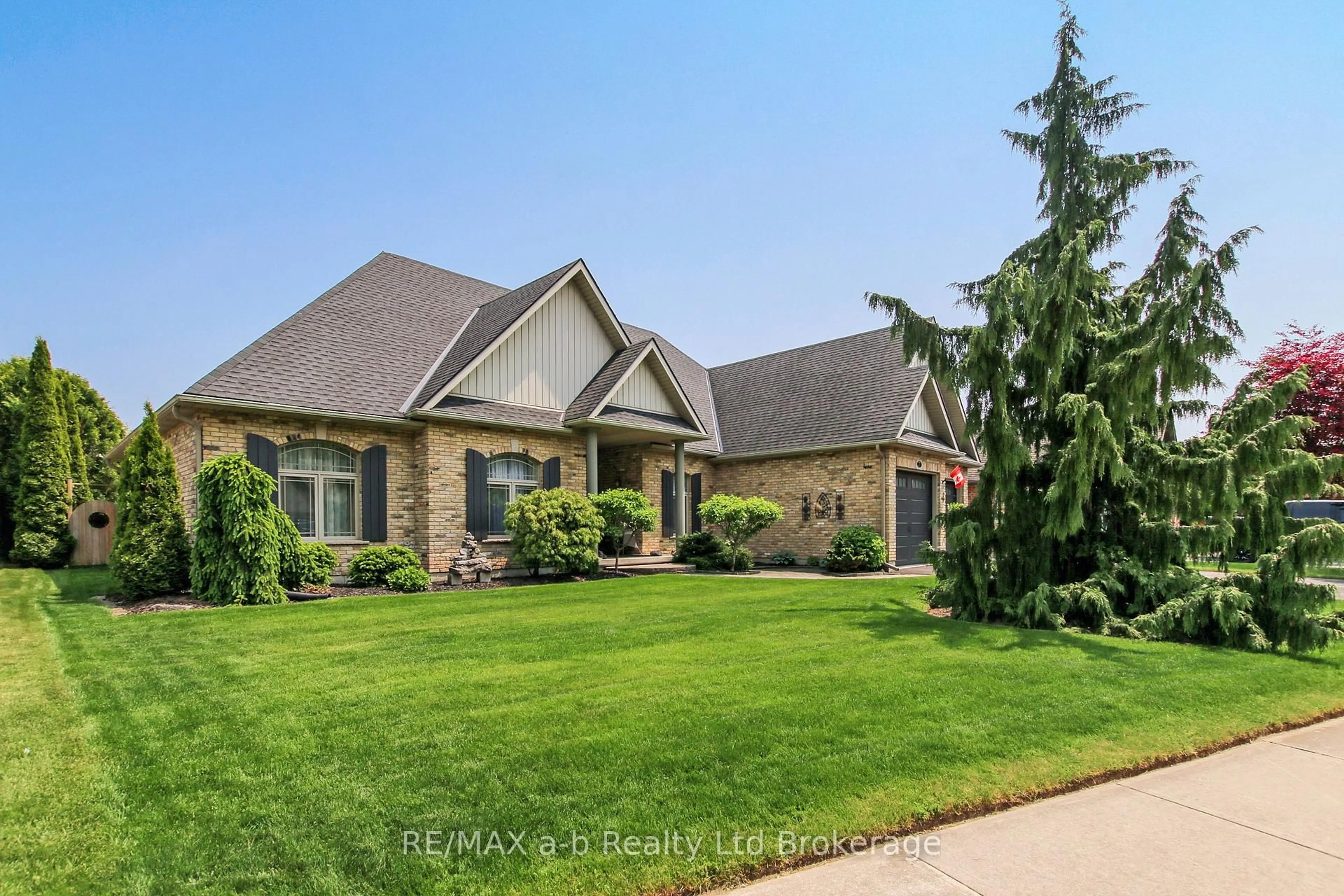 Home with brick exterior material, street for 7 OTTERVIEW Dr, Norwich Ontario N0J 1R0