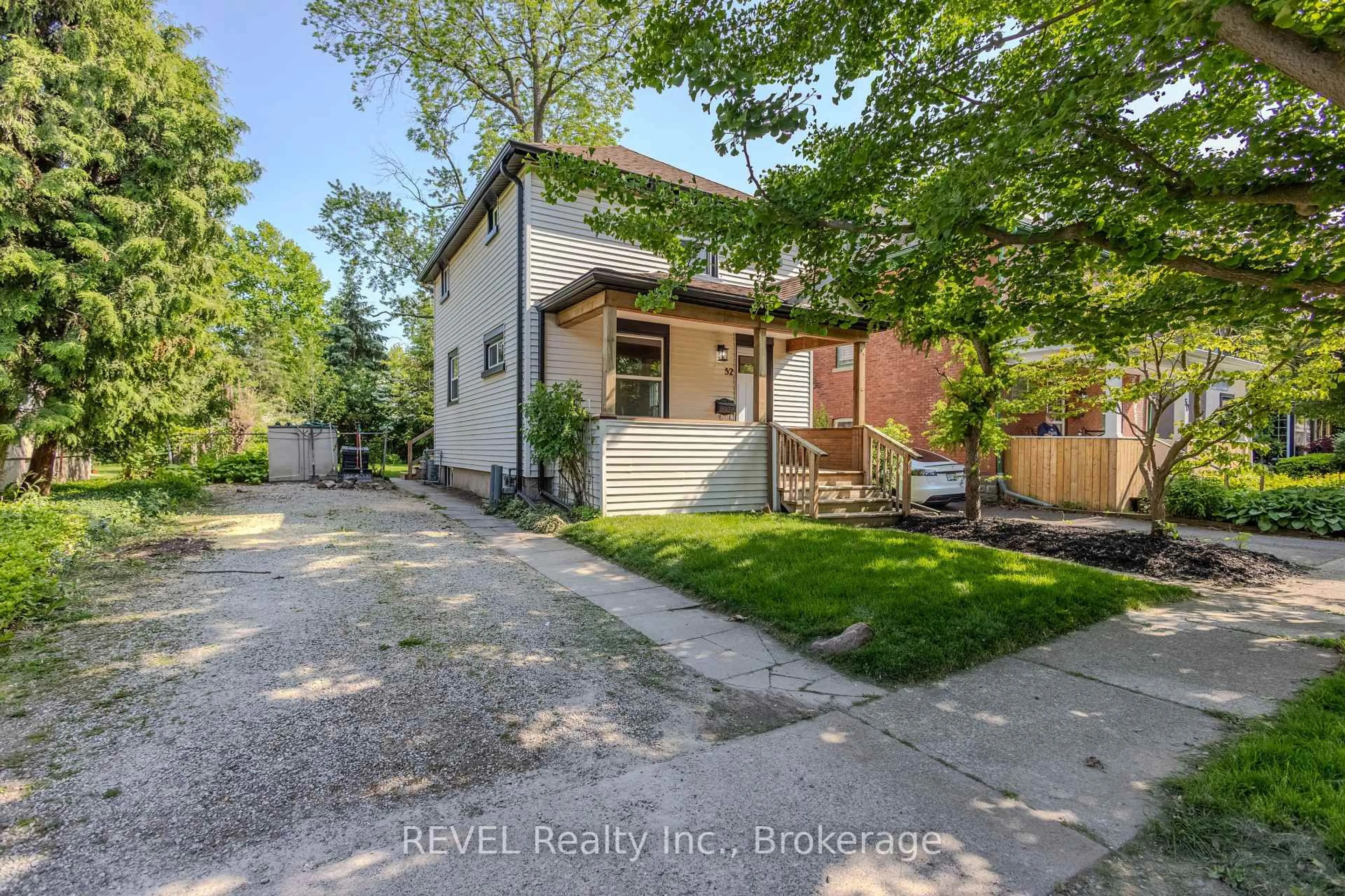Unknown for 52 Albert St, St. Catharines Ontario L2R 2G9