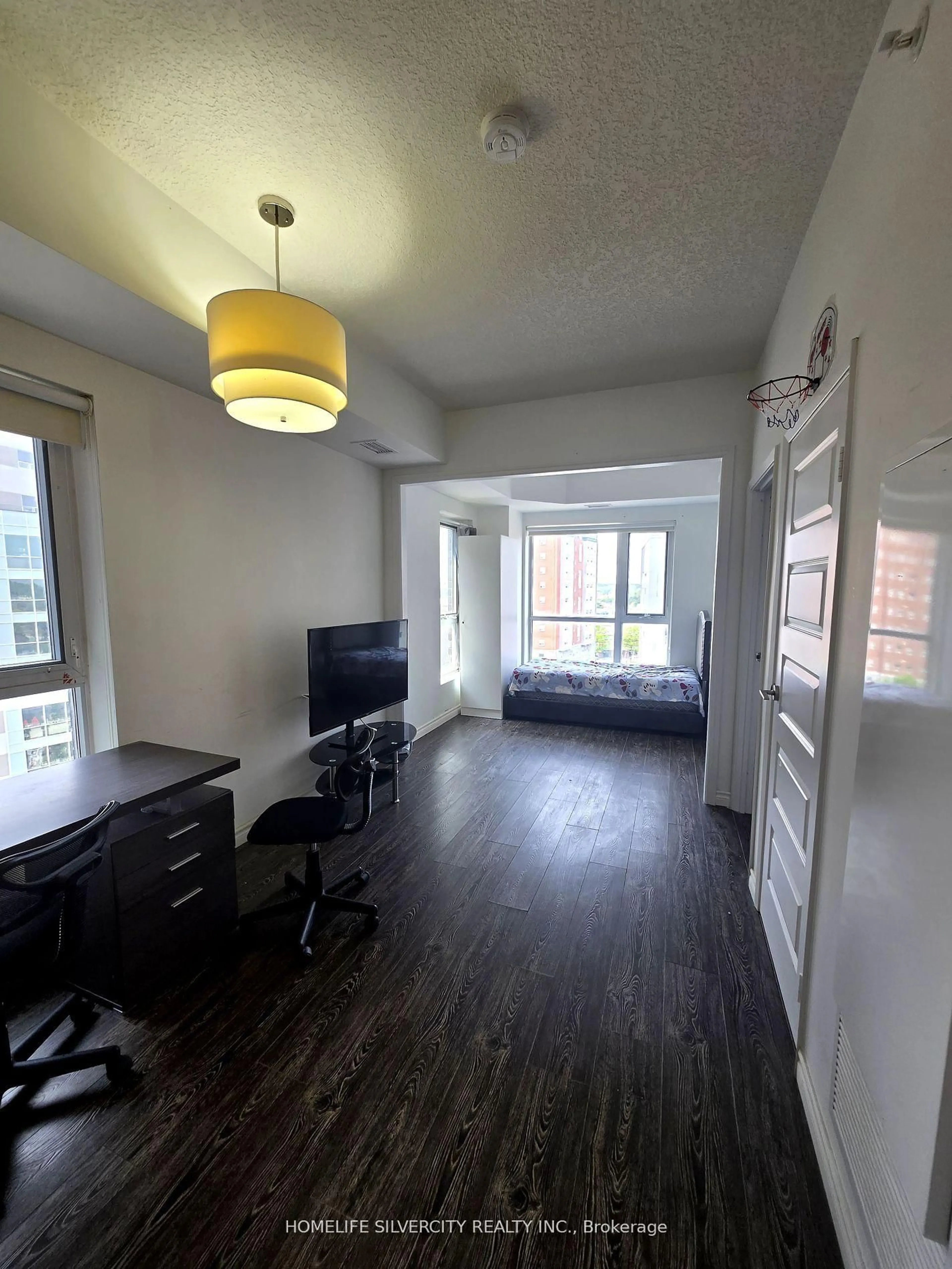 A pic of a room for 158 King St #905-Tower -1, Waterloo Ontario N2J 2Y2